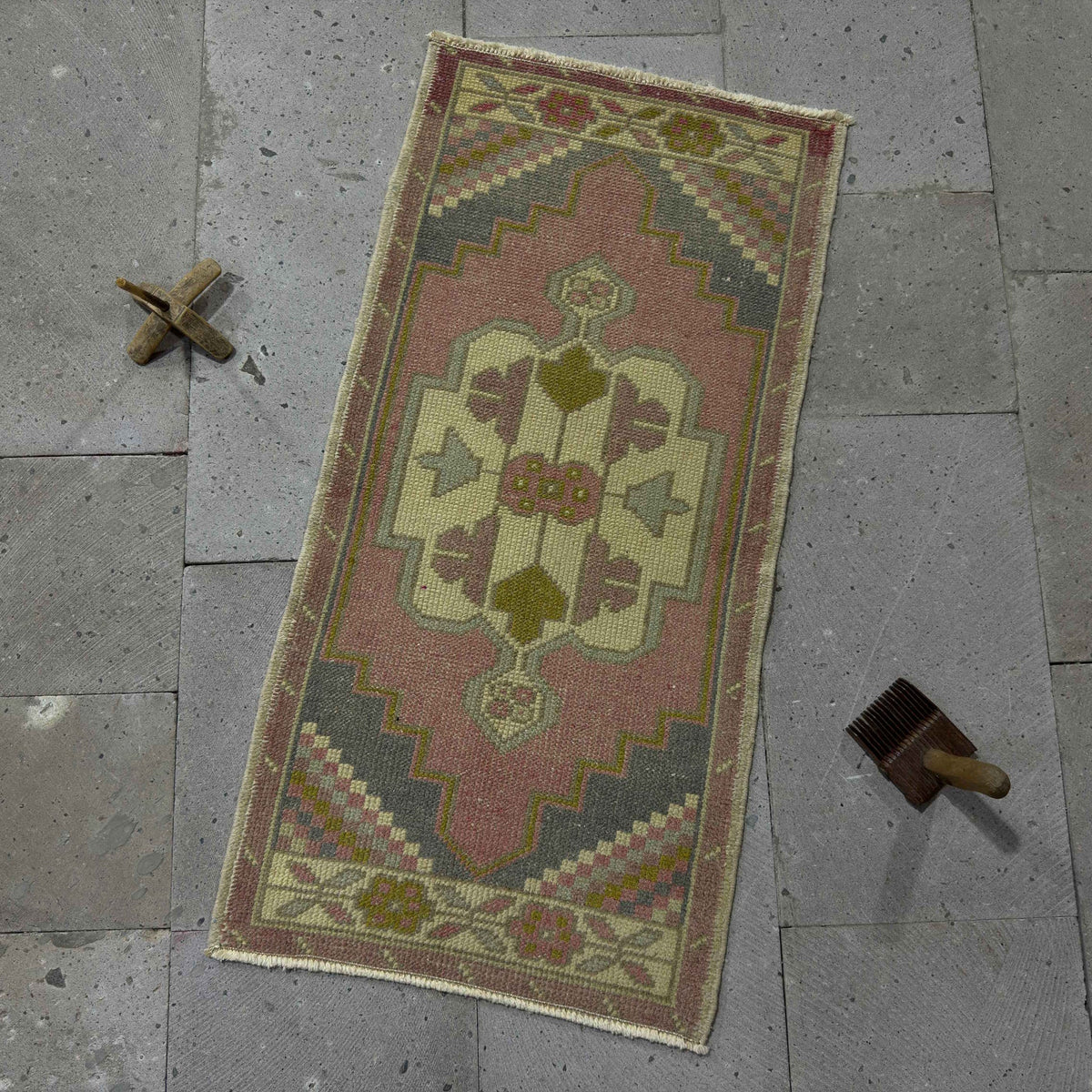 Pink 2' x 3' small turkish rug with traditional design, handmade in Turkey – Eliza.