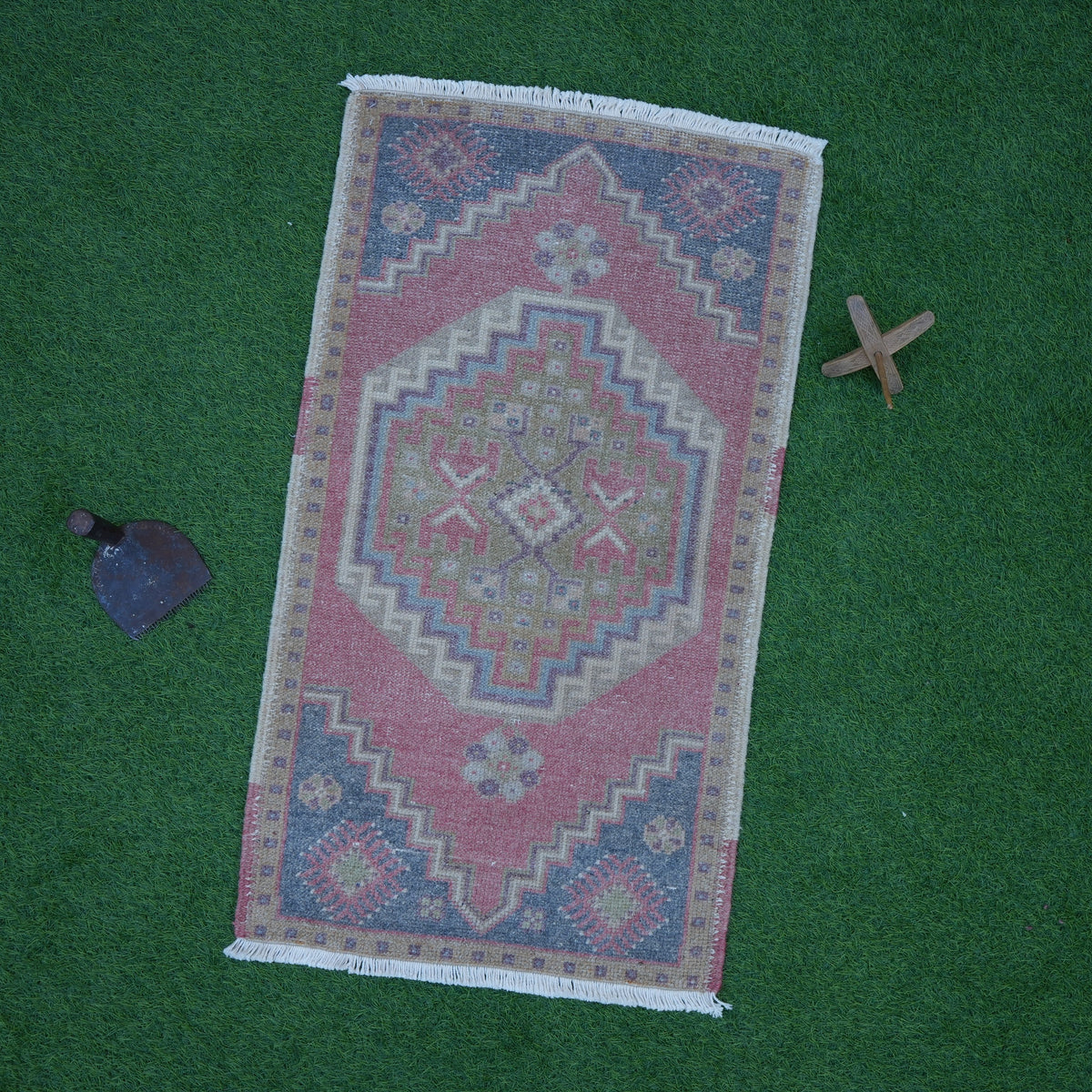 Red 2' x 3' small vintage rug with traditional design, handmade in Turkey – Ashby.