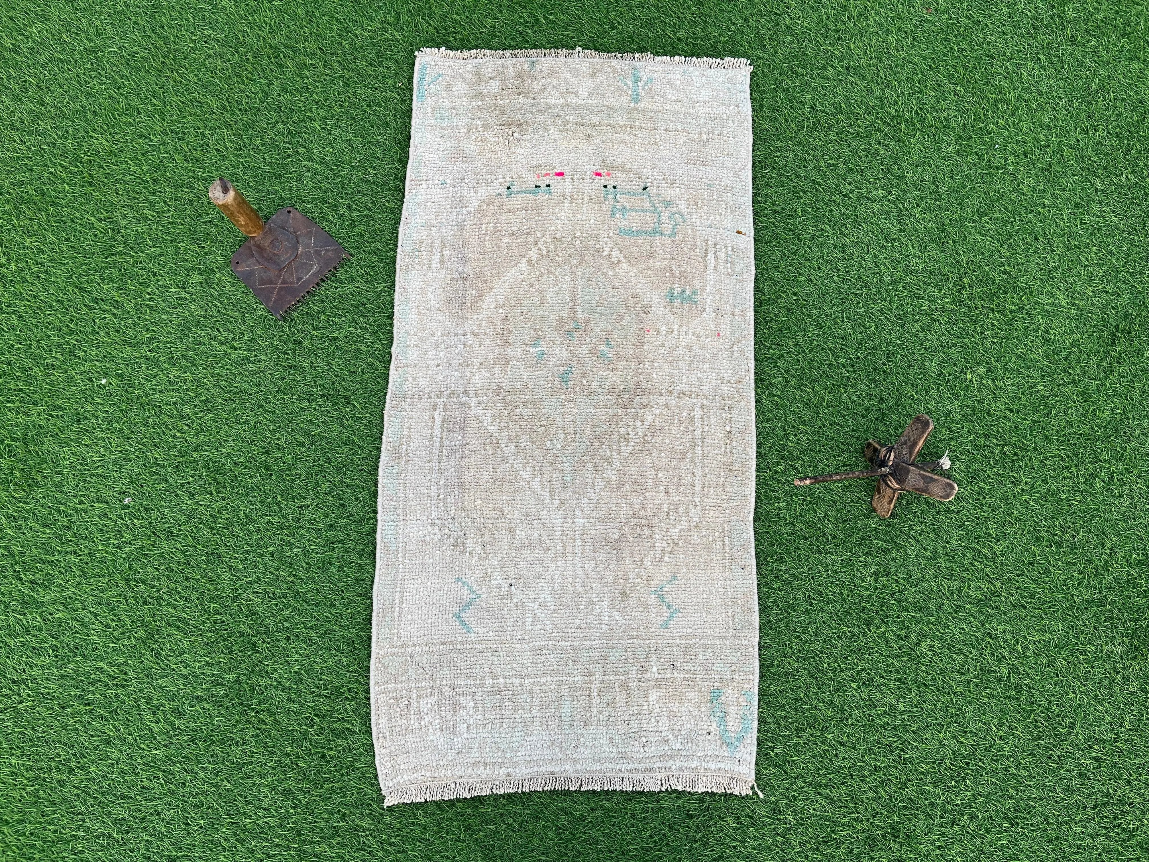 Stella 1'9'' x 3'4''