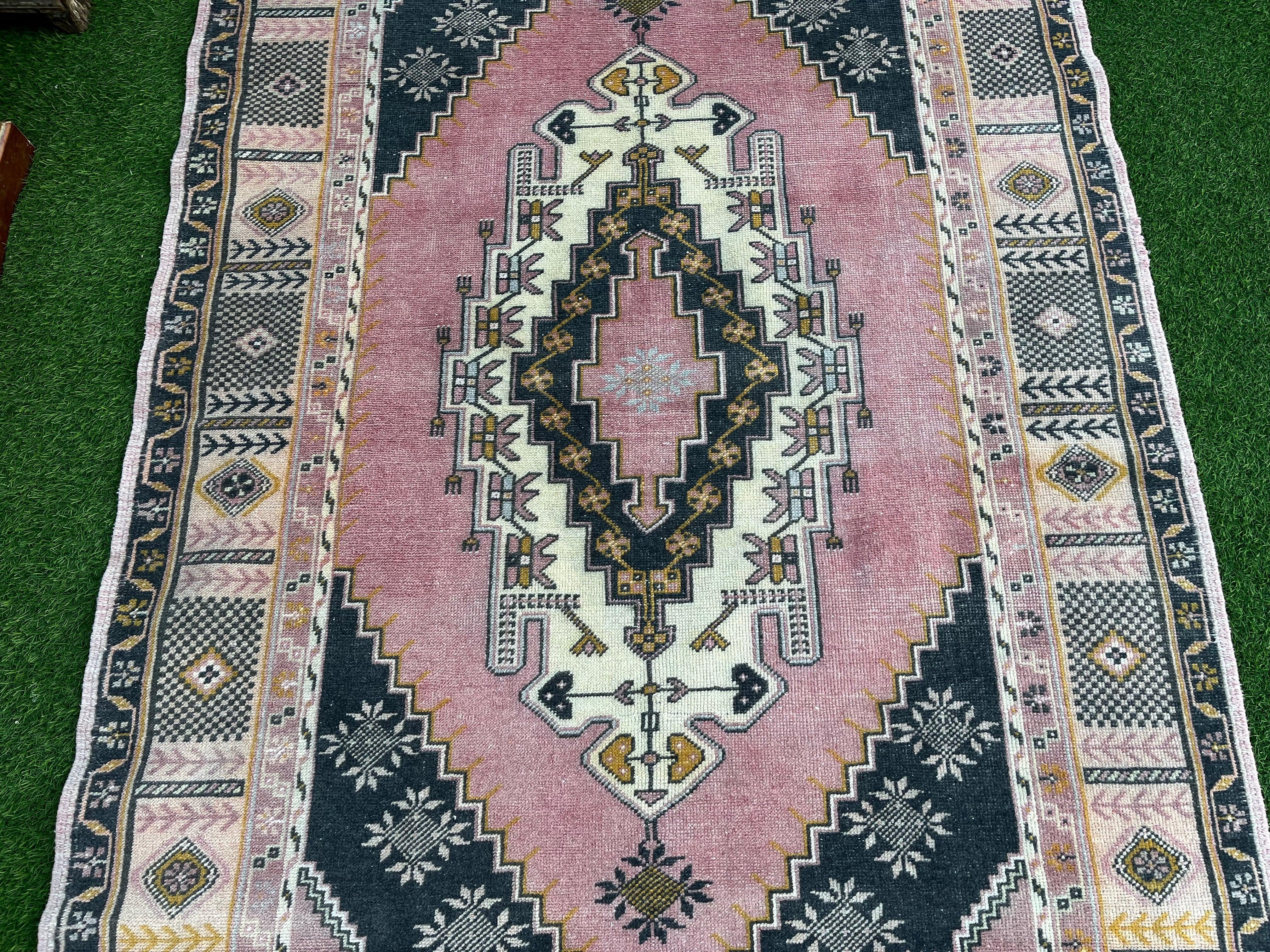 Teresa 4'6'' x 7'8''