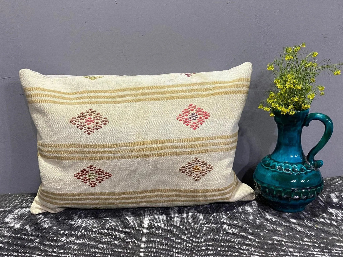 Beige throw pillow with traditional design, handmade in Turkey – 00091.