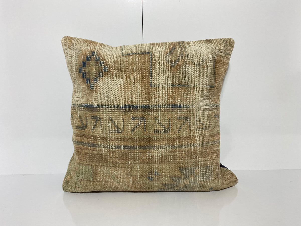 Beige throw pillow with neutral design, handmade in Turkey – KK00138.