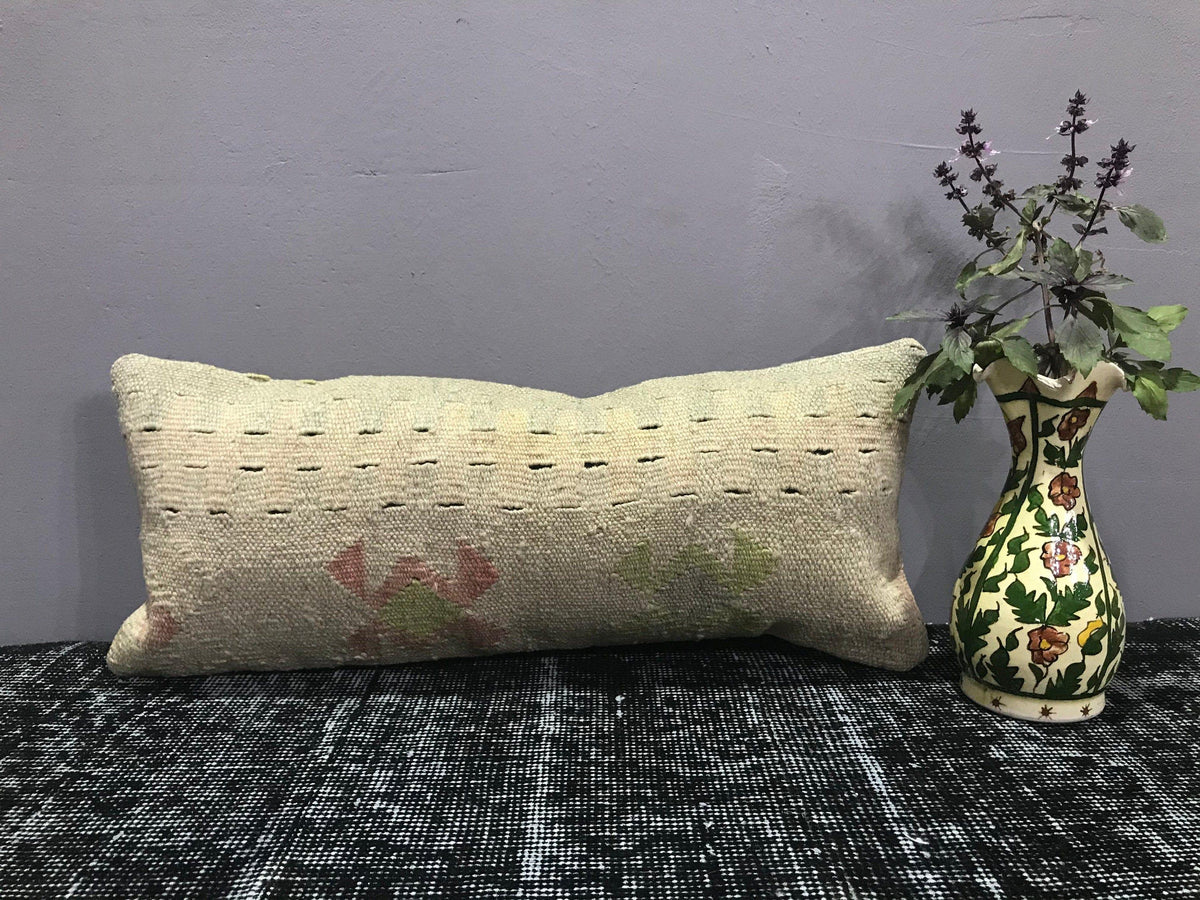Beige throw pillow with traditional design, handmade in Turkey – SY00006.