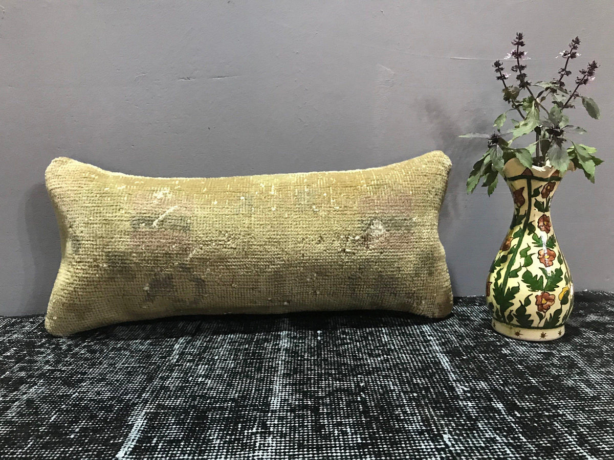 Beige throw pillow with traditional design, handmade in Turkey – SY00038.