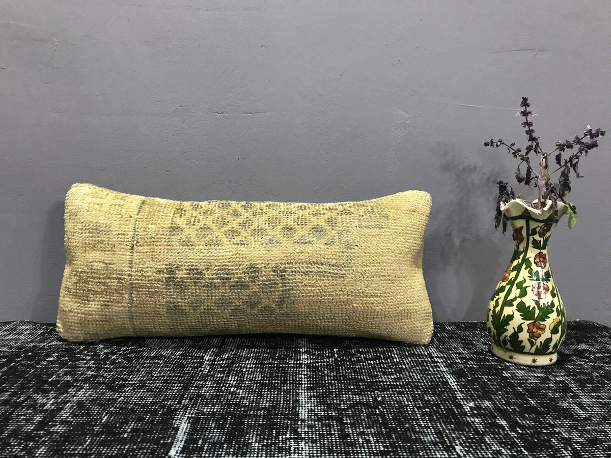 Beige throw pillow with neutral design, handmade in Turkey – SY00061.