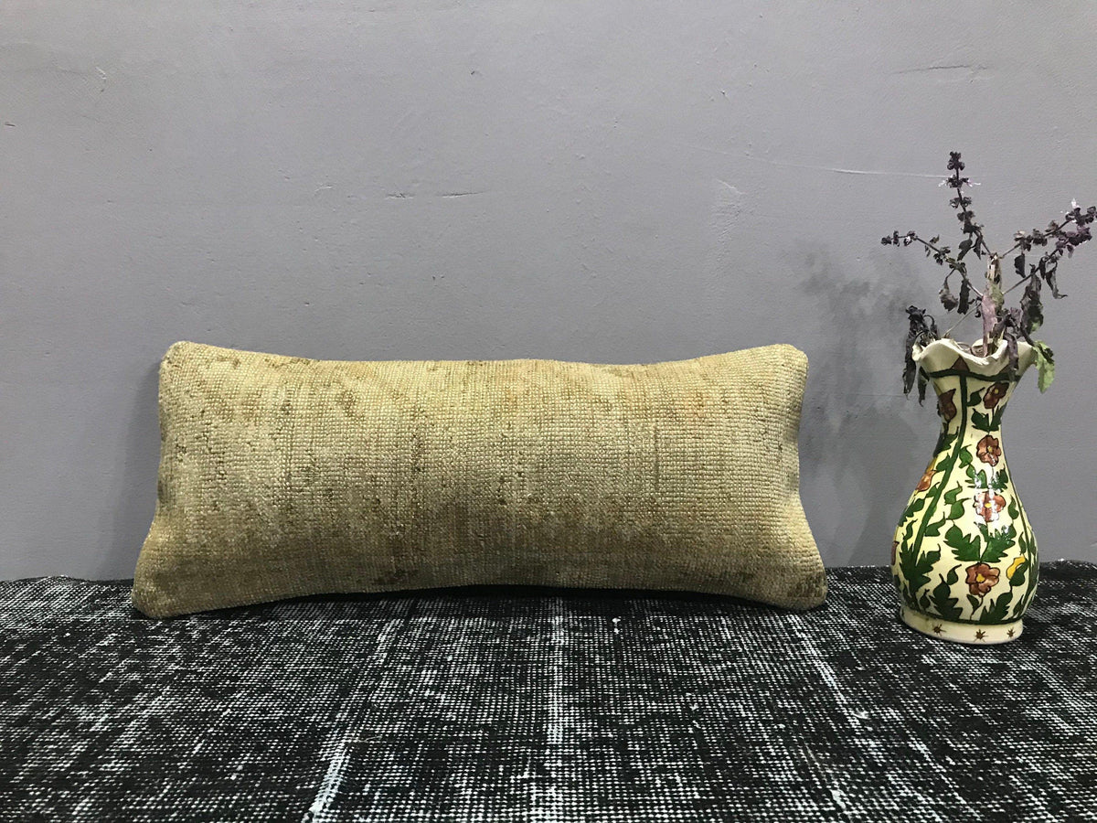 Beige throw pillow with neutral design, handmade in Turkey – SY00063.