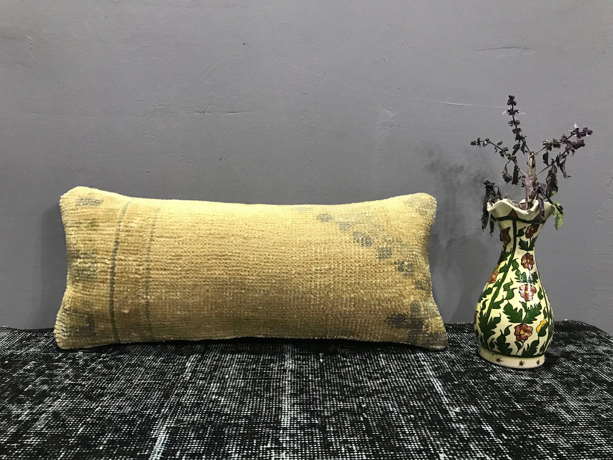 Beige throw pillow with traditional design, handmade in Turkey – SY00064.