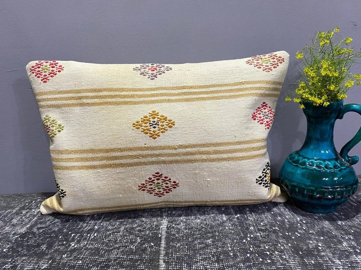 White throw pillow with traditional design, handmade in Turkey – 00093.