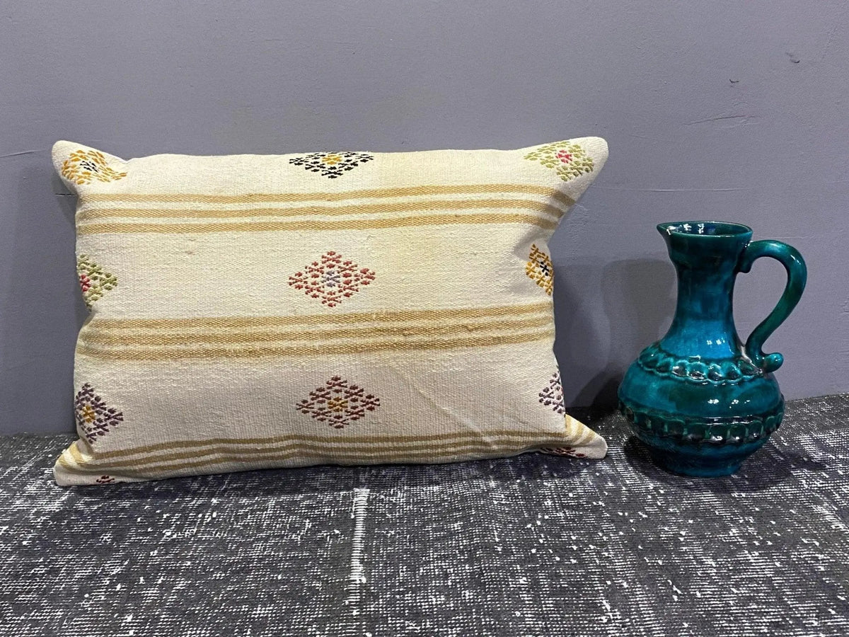 White throw pillow with striped design, handmade in Turkey – 00105.