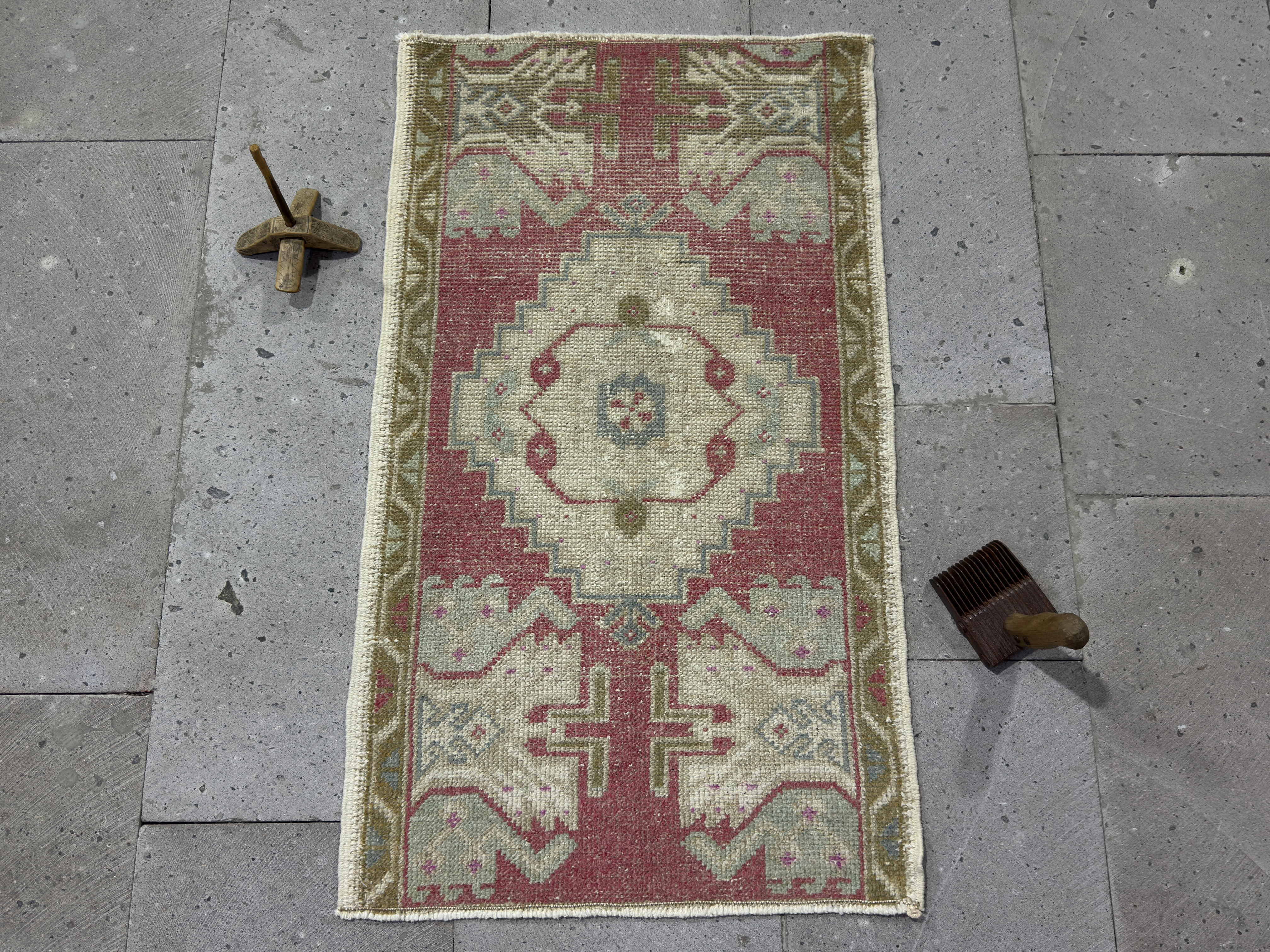 Tildi 1’9” x 3’