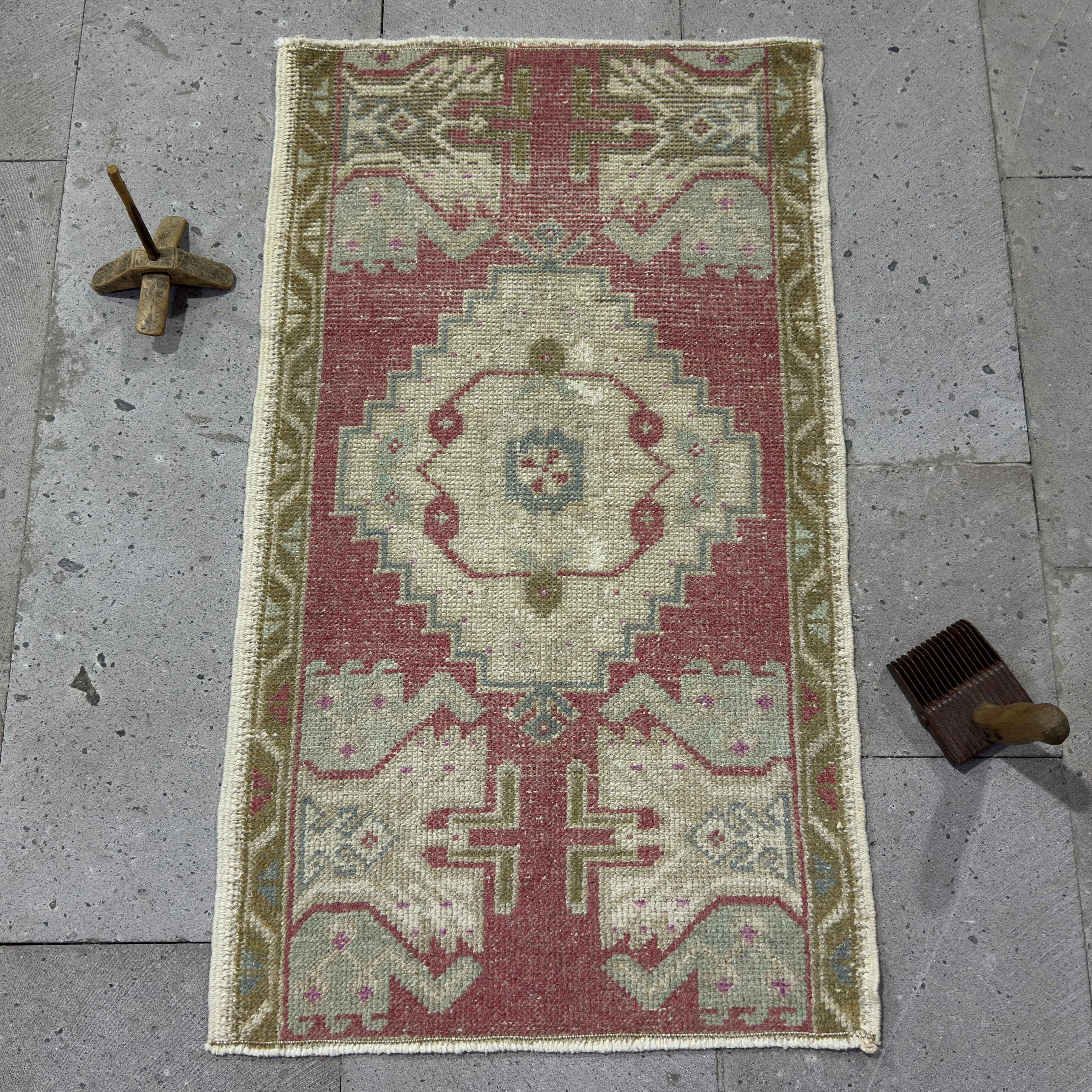 Tildi 1’9” x 3’