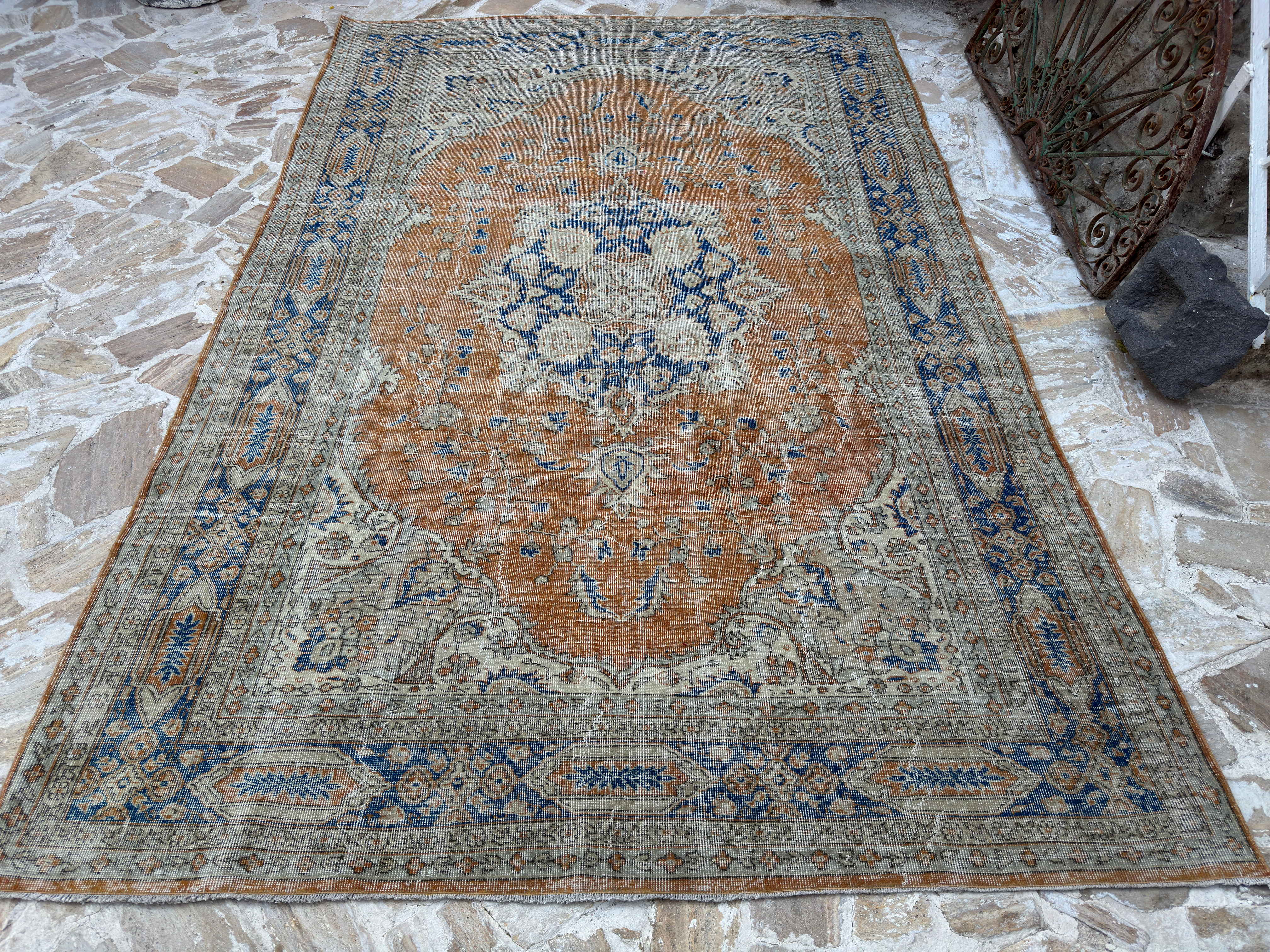 Toma 7’1” x 10’10”