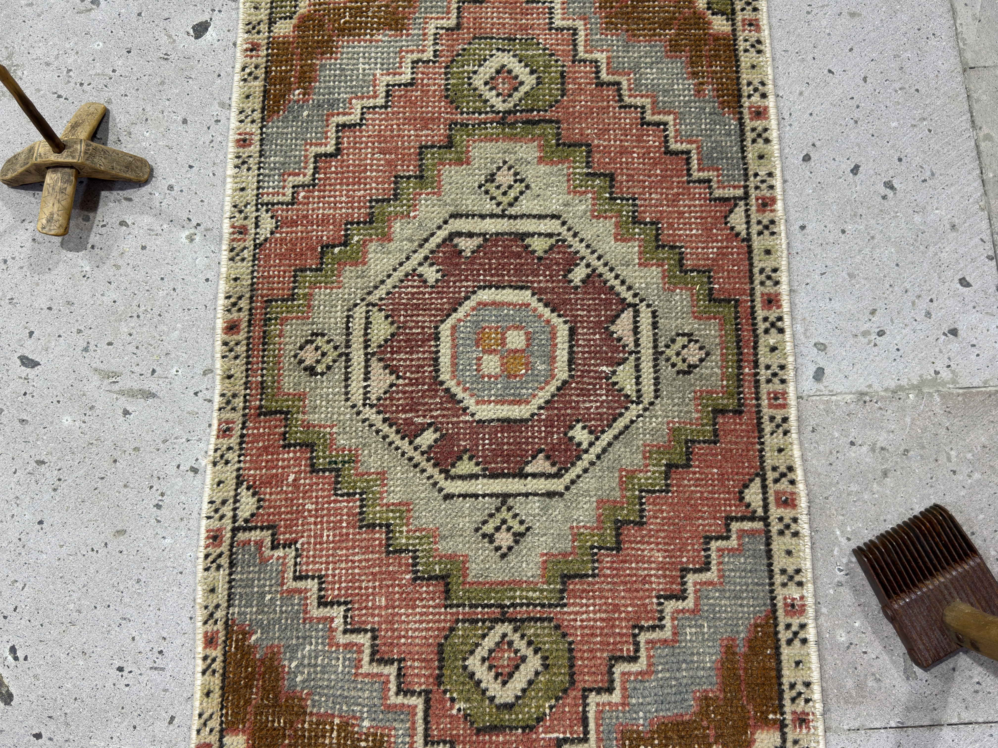 Torrie 1’8” x 3’