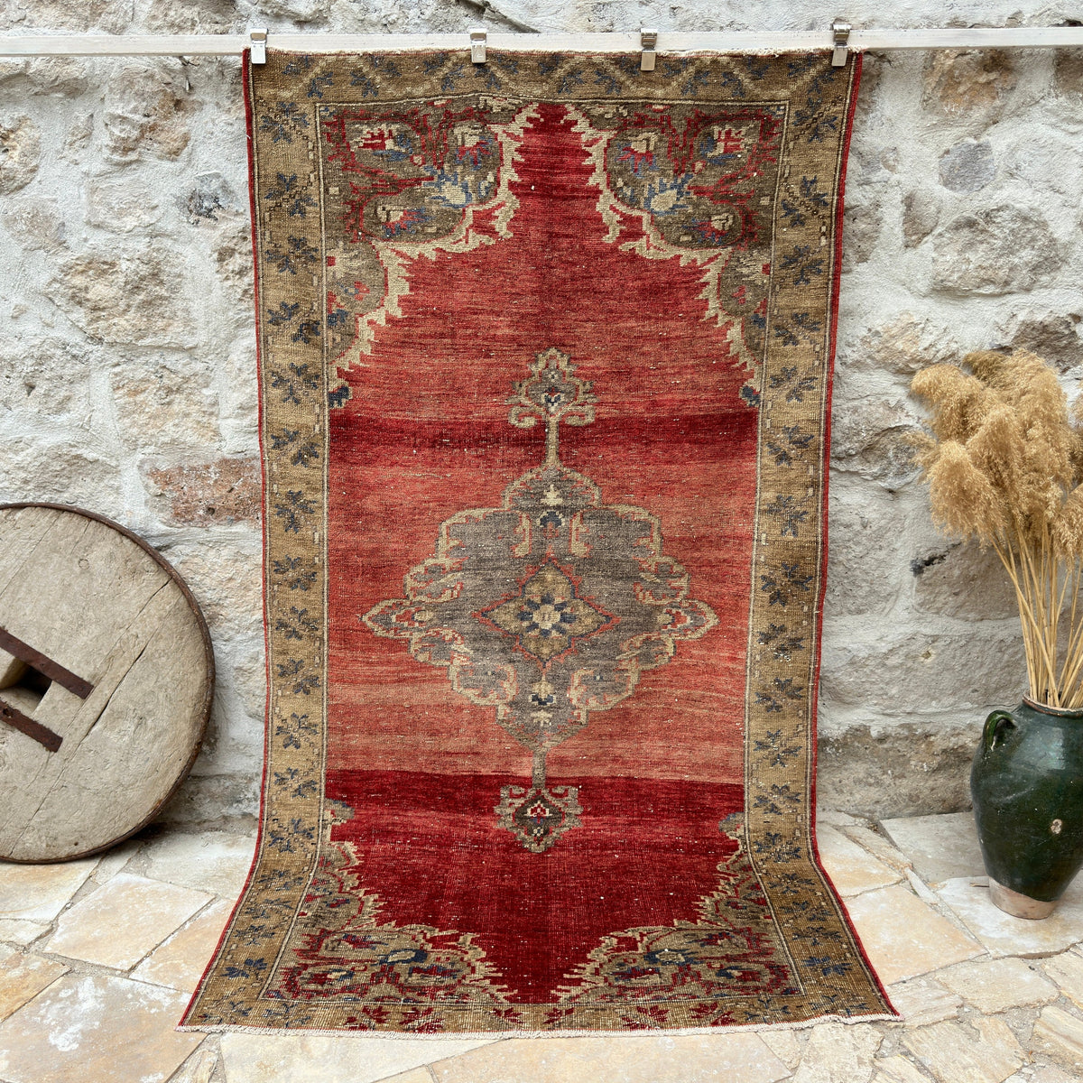 Red 5' x 9' turkish medallion rug with medallion design, handmade in Turkey – Ulric.