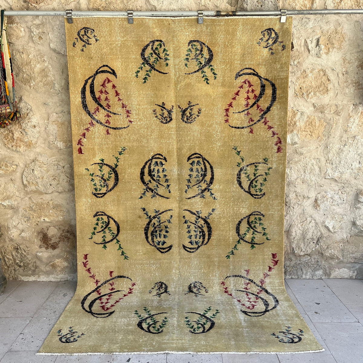 Black 5' x 9' turkish rug with traditional design, handmade in Turkey – Brenton.