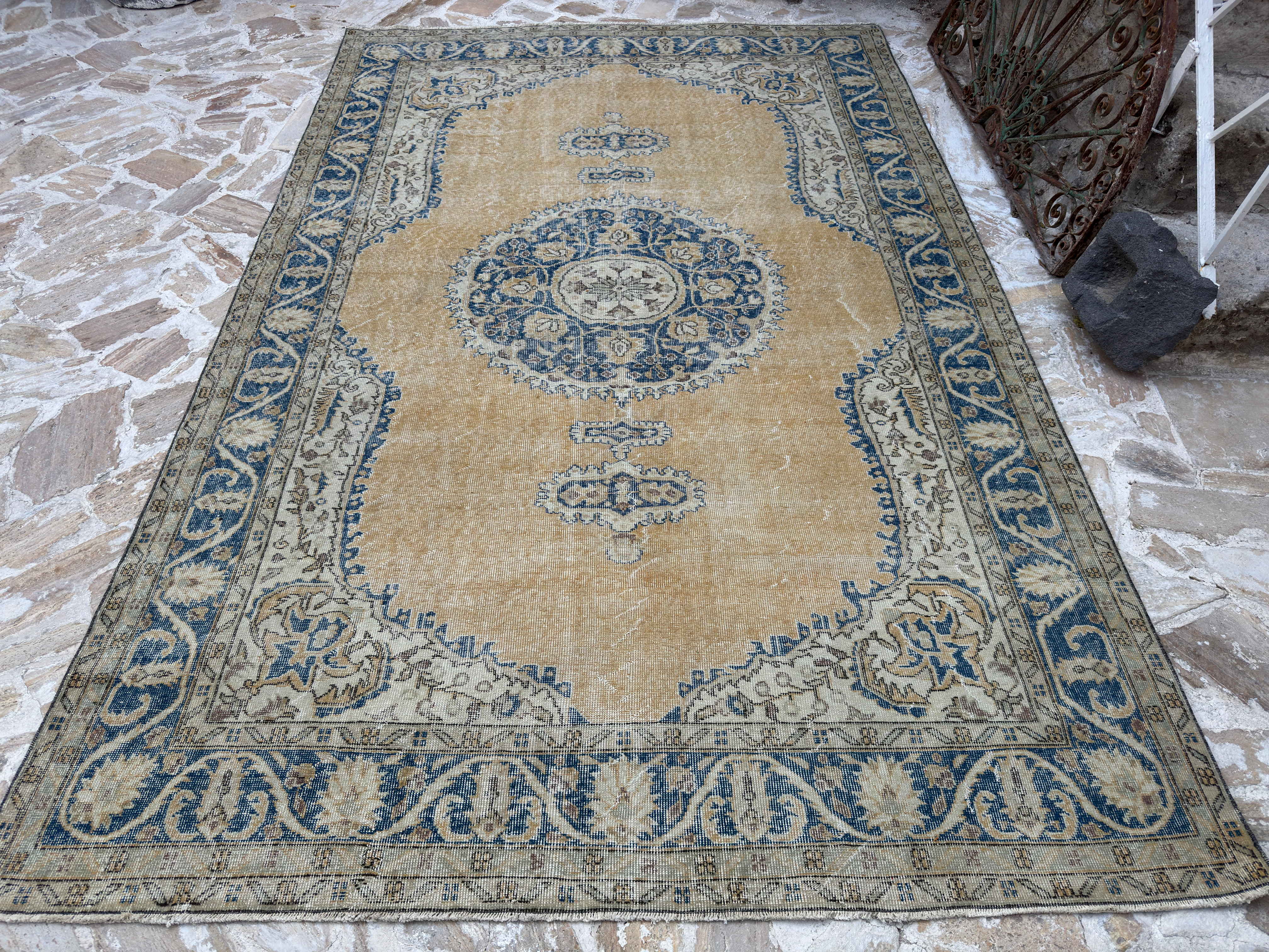 Verla 7’ x 10’10”