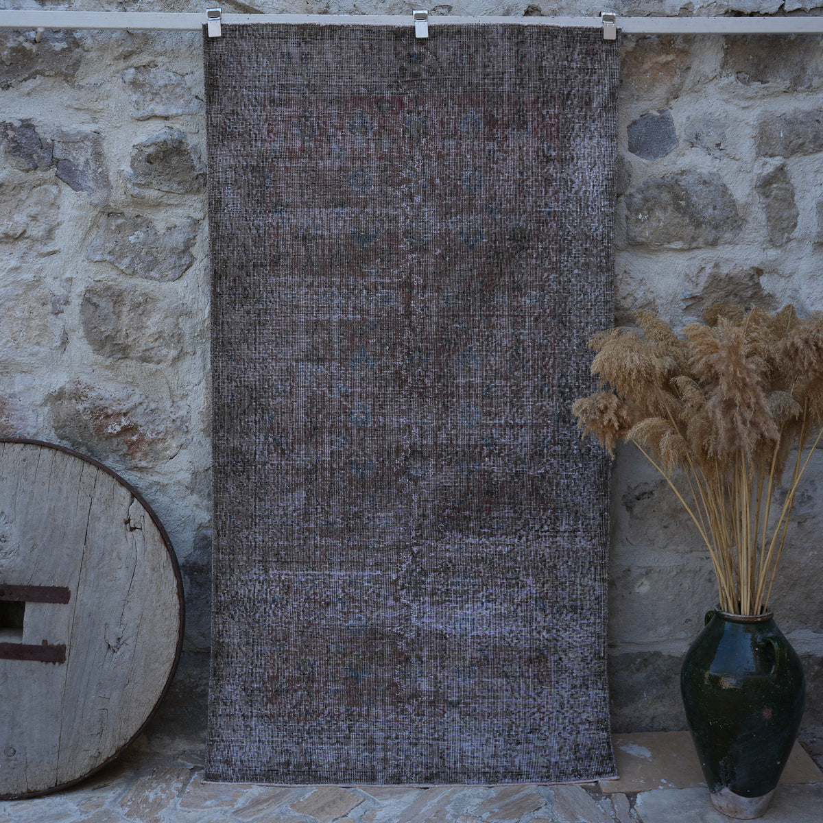 Red 4' x 7' vintage distressed rug with floral design, handmade in Persian – Ofilia.