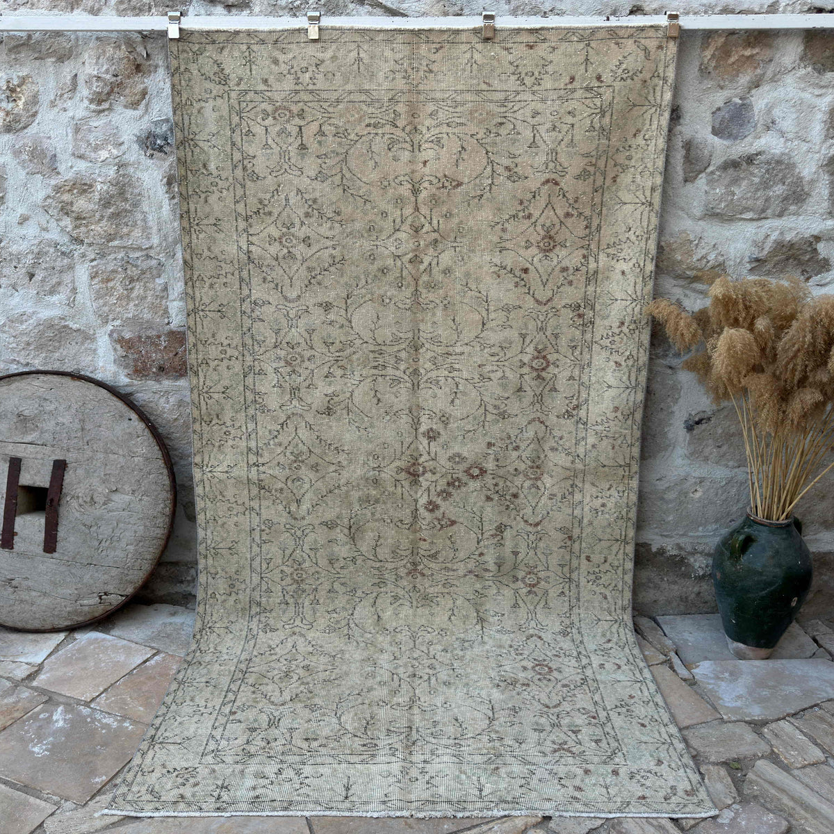 Beige 5' x 9' vintage distressed rug with neutral design, handmade in Turkey – Thea.