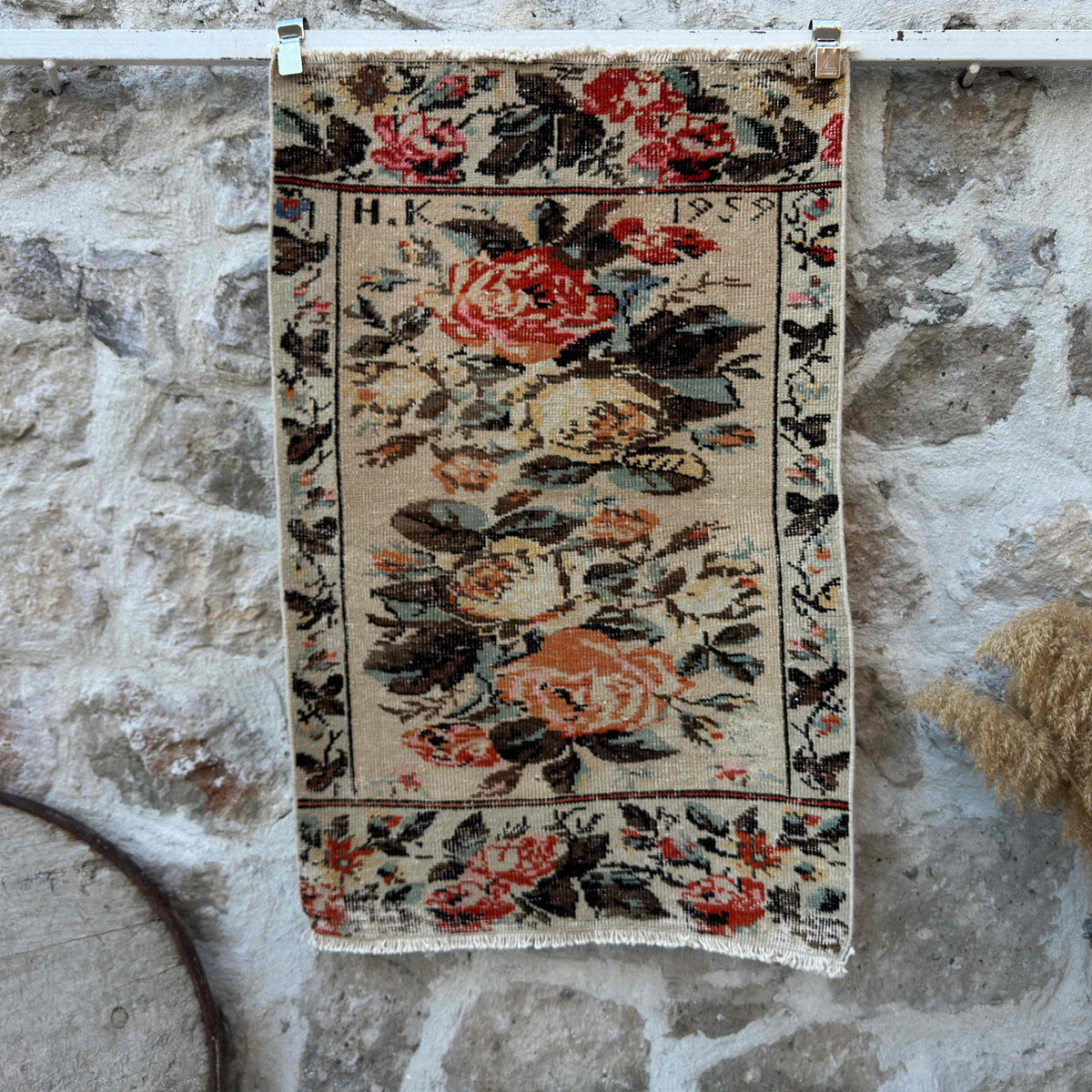 Beige 3' x 4' vintage floral rug with floral design, handmade in Turkey – Burl.