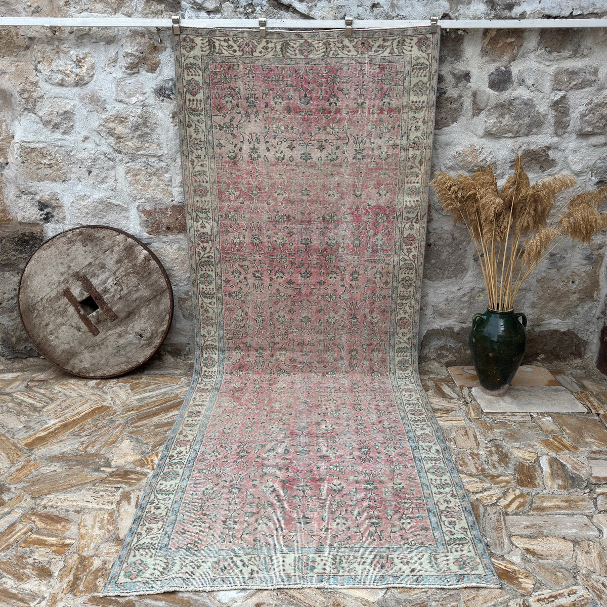 Pink 5' x 12' vintage floral rug with floral design, handmade in Turkey – Otha.