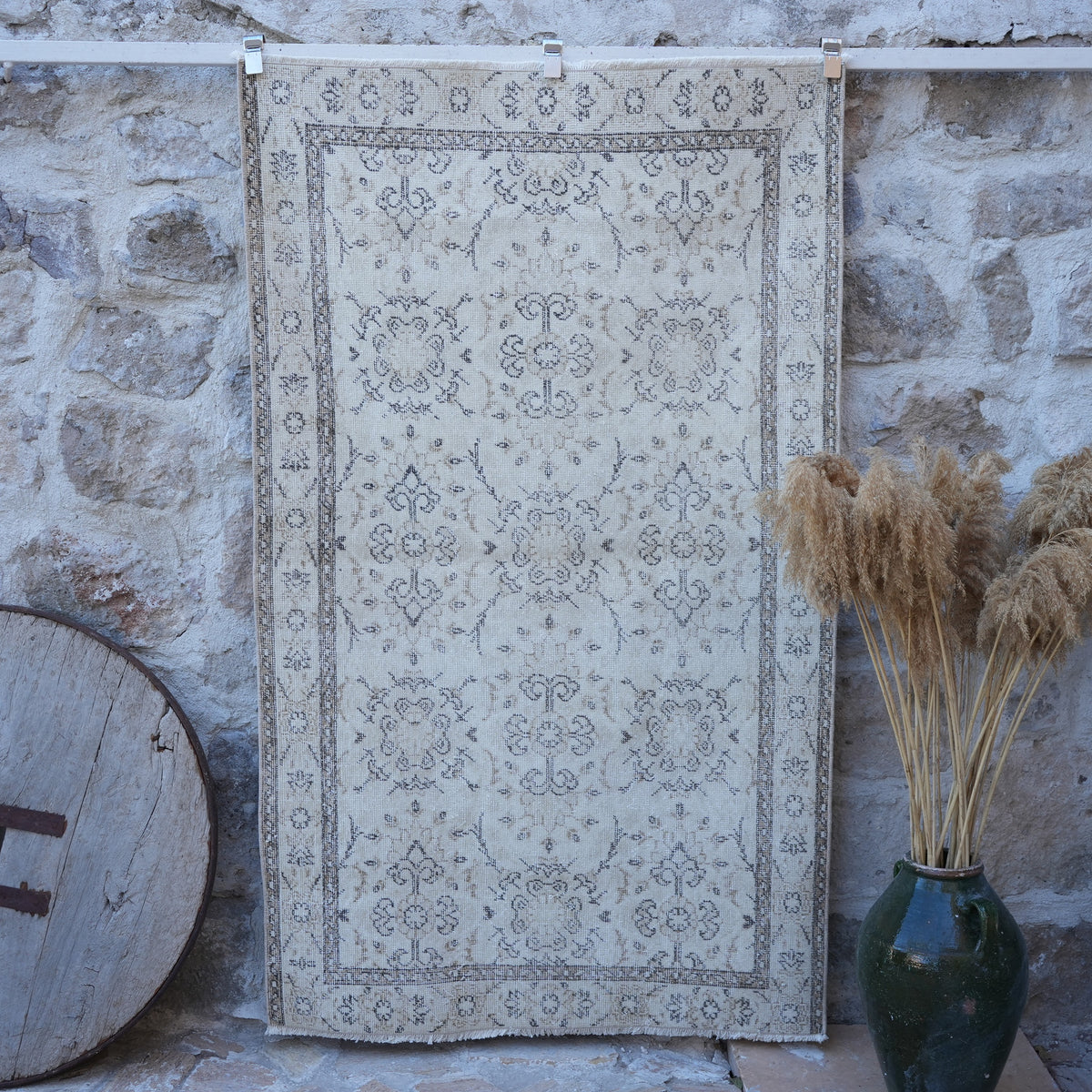 Beige 4' x 6' vintage traditional rug with traditional design, handmade in Turkey – Maye.