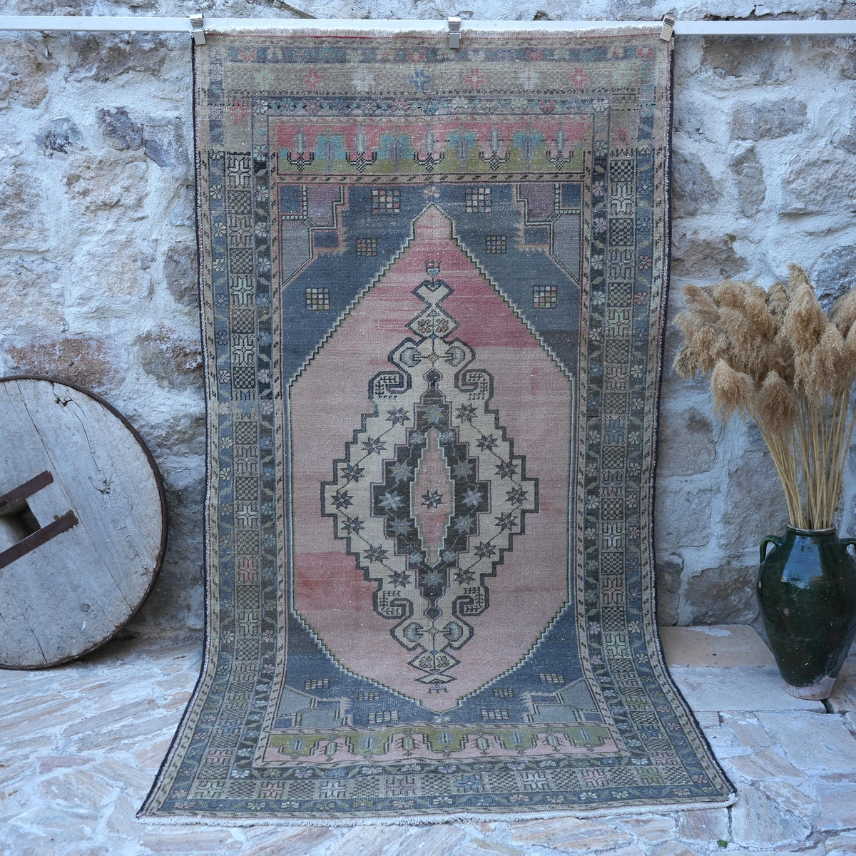 Pink 5' x 10' vintage traditional rug with traditional design, handmade in Turkey – Ronda.