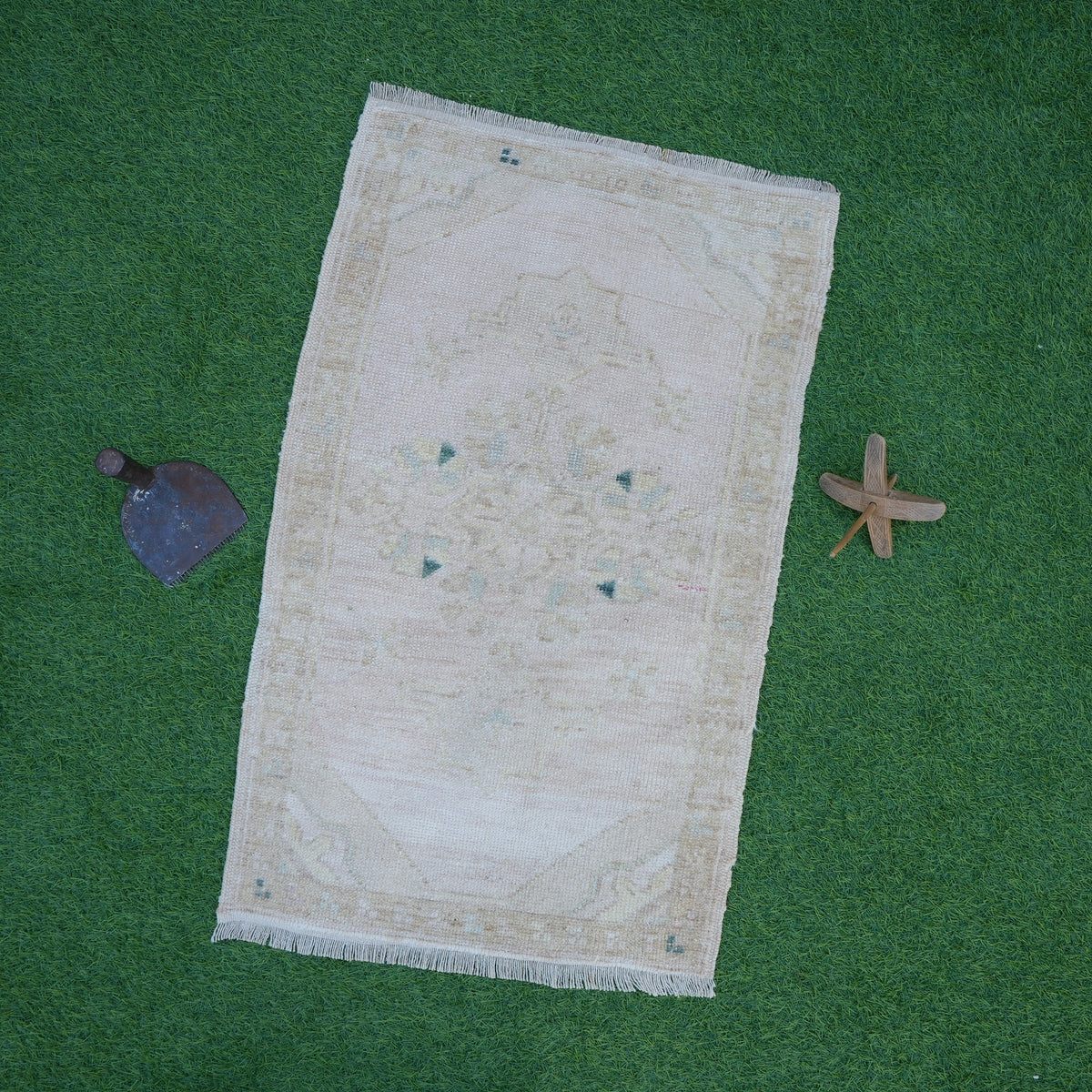 Beige 2' x 3' vintage turkish rug with neutral design, handmade in Turkey – Swain.