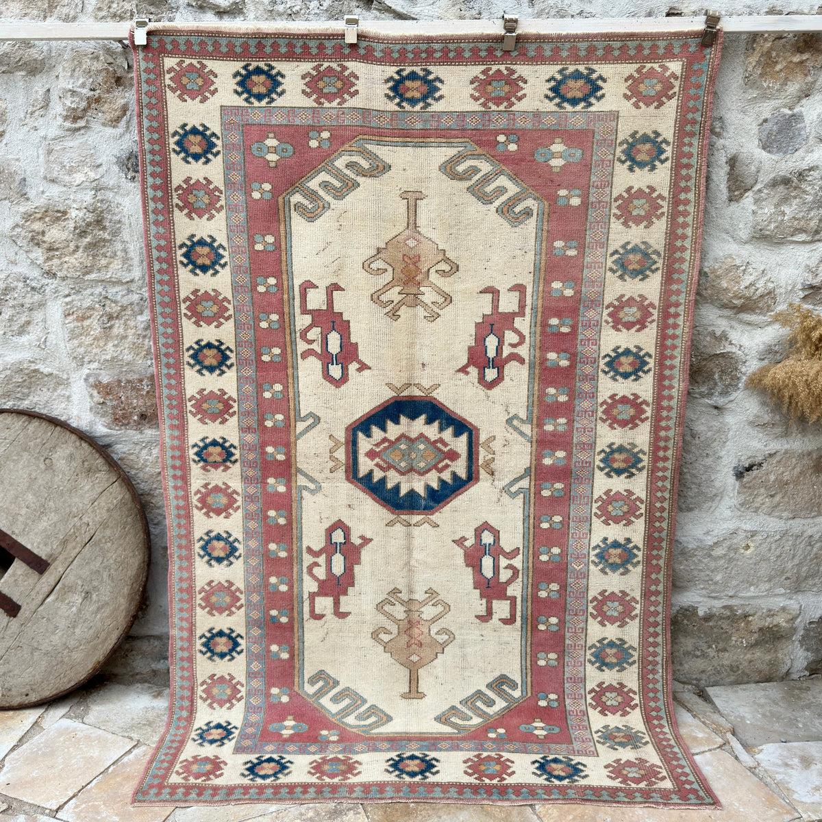 Pink 5' x 8' vintage turkish rug with traditional design, handmade in Turkey – Sylas.