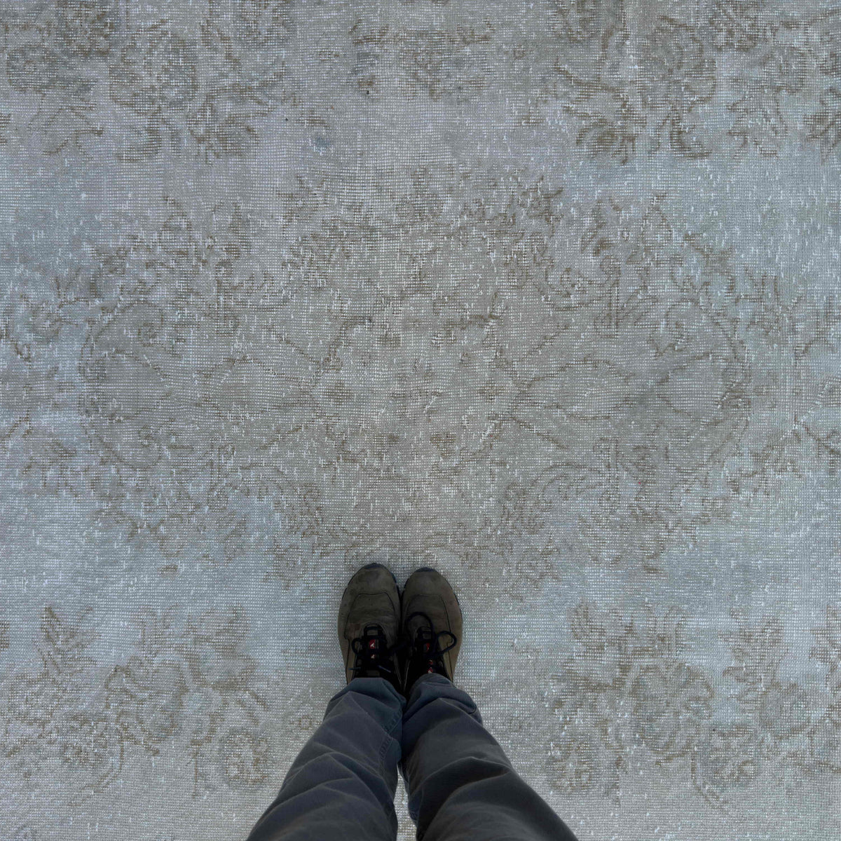 1970s beige vintage turkish rug with neutral design, hand-knotted weave and low pile.