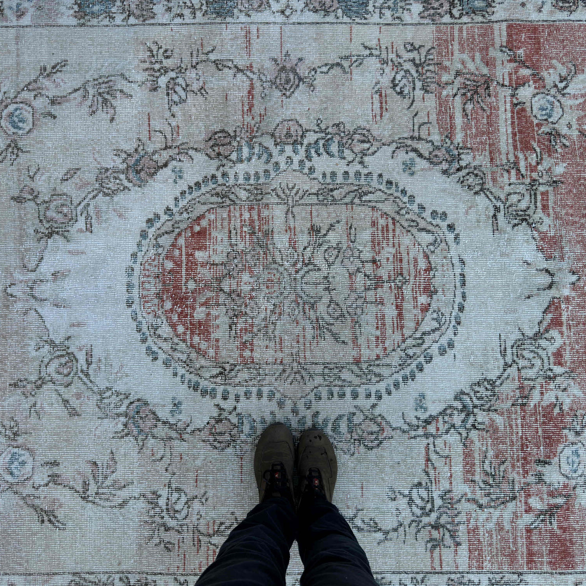 1970s beige vintage turkish rug with medallion design, hand-knotted weave and low pile.