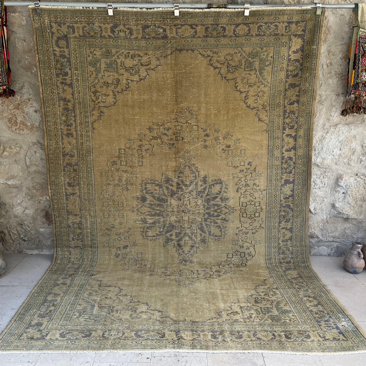 Beige 7' x 10' vintage turkish rug with traditional design, handmade in Turkey – Hyatt.