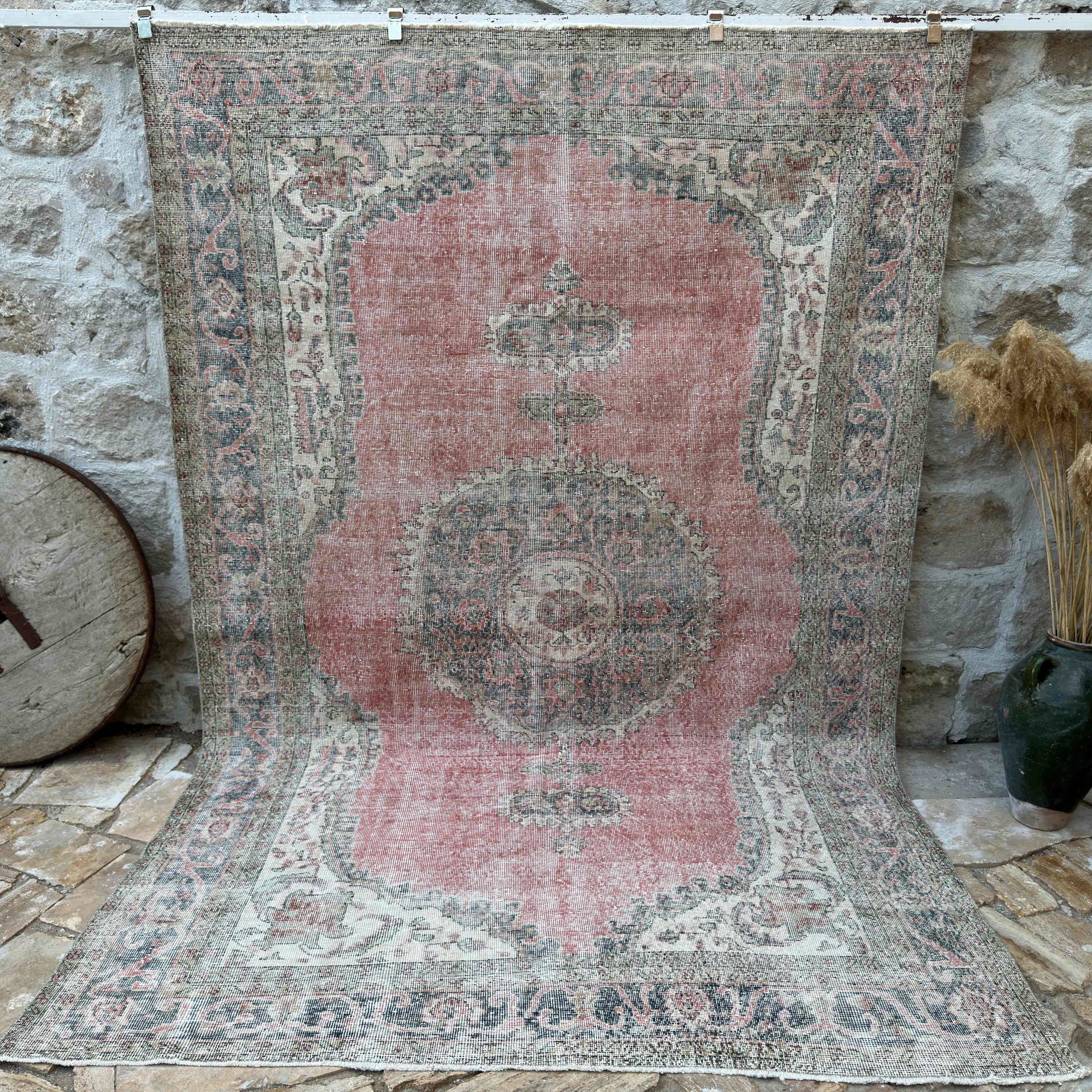 Pink 7' x 11' vintage turkish rug with medallion design, handmade in Turkey – Ollie.