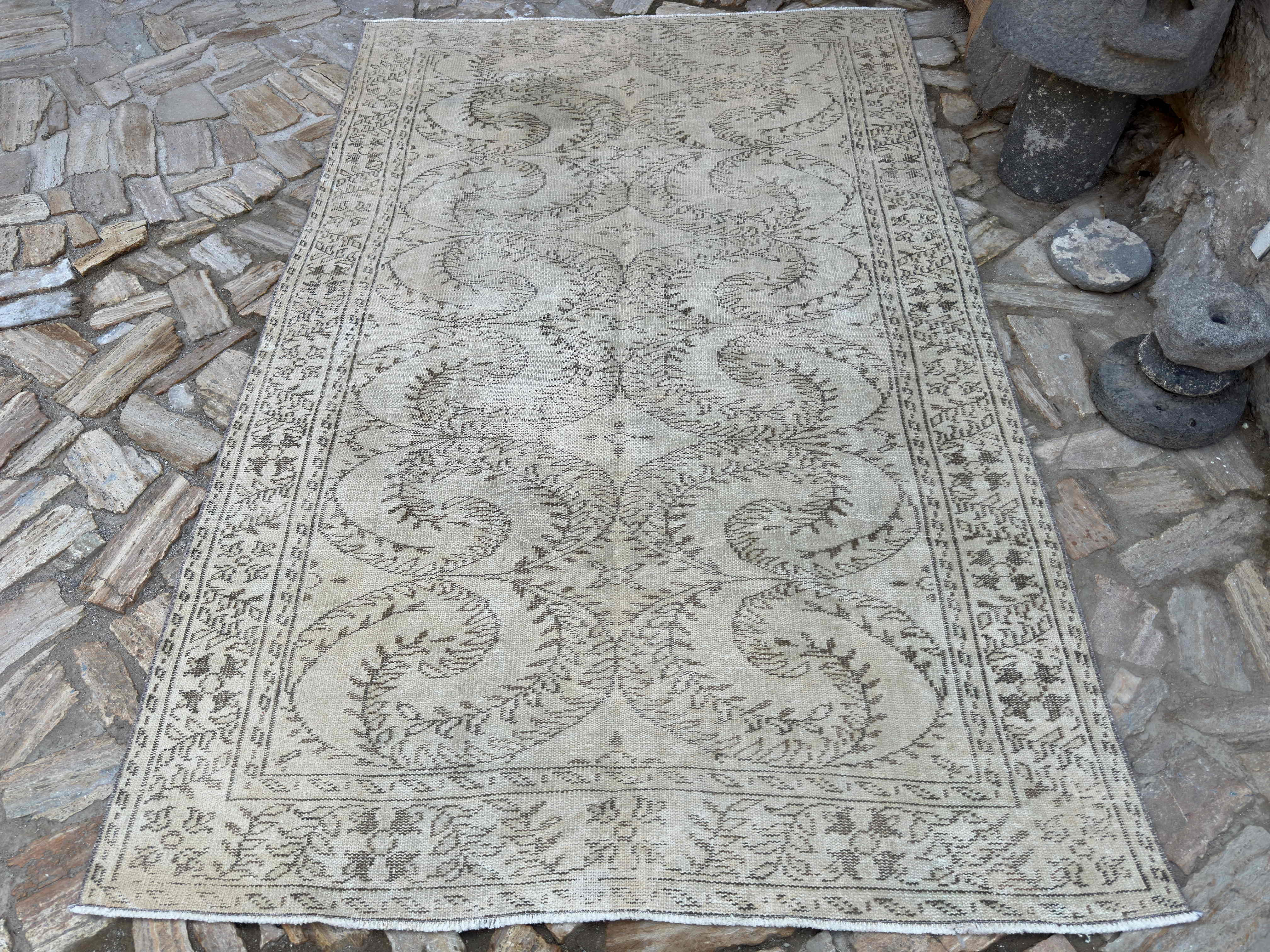 Wayland 5'10'' x 9'1''