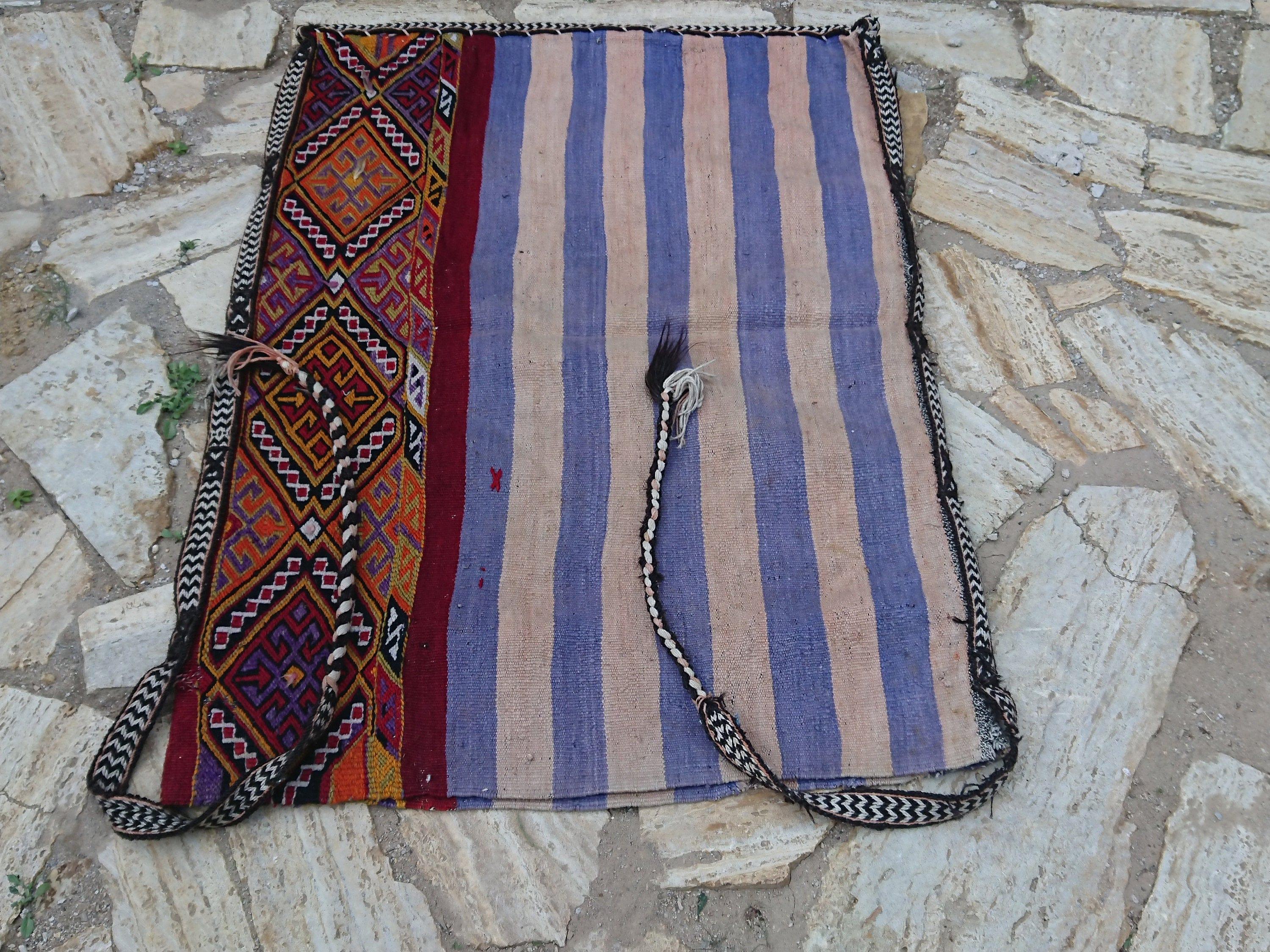 Whitley 2'7'' x 3'7''