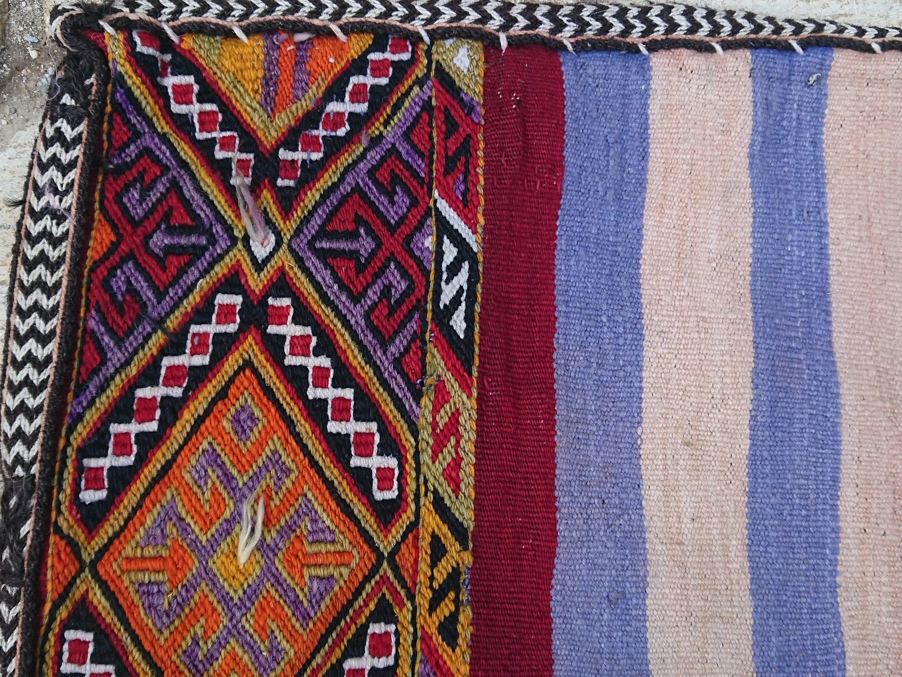 Whitley 2'7'' x 3'7''