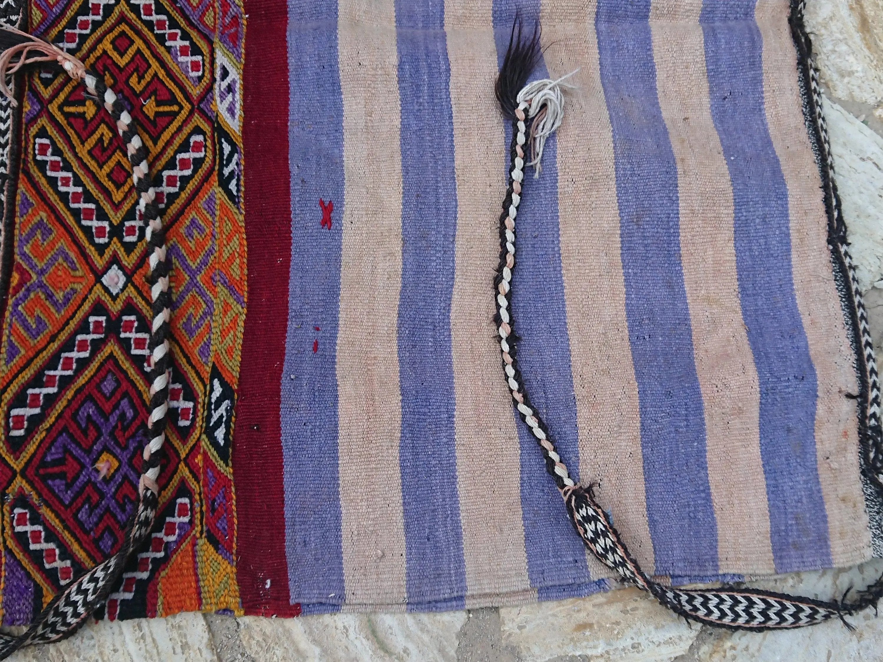 Whitley 2'7'' x 3'7''