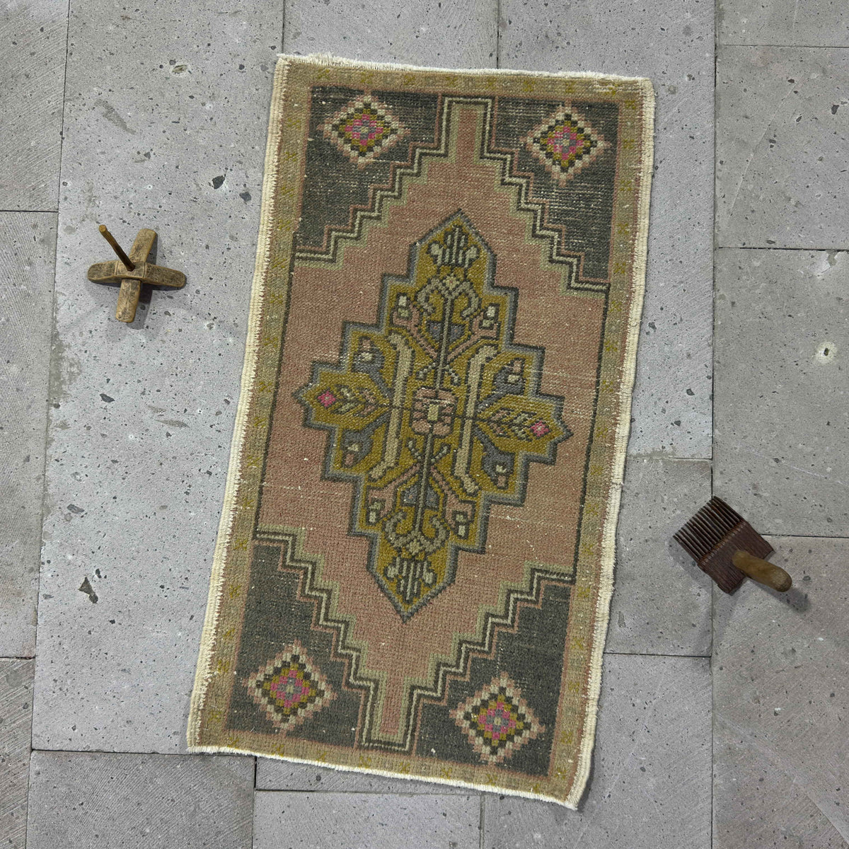 Pale Pink 2' x 3' wool vintage rug with traditional design, handmade in Turkey – Monika.