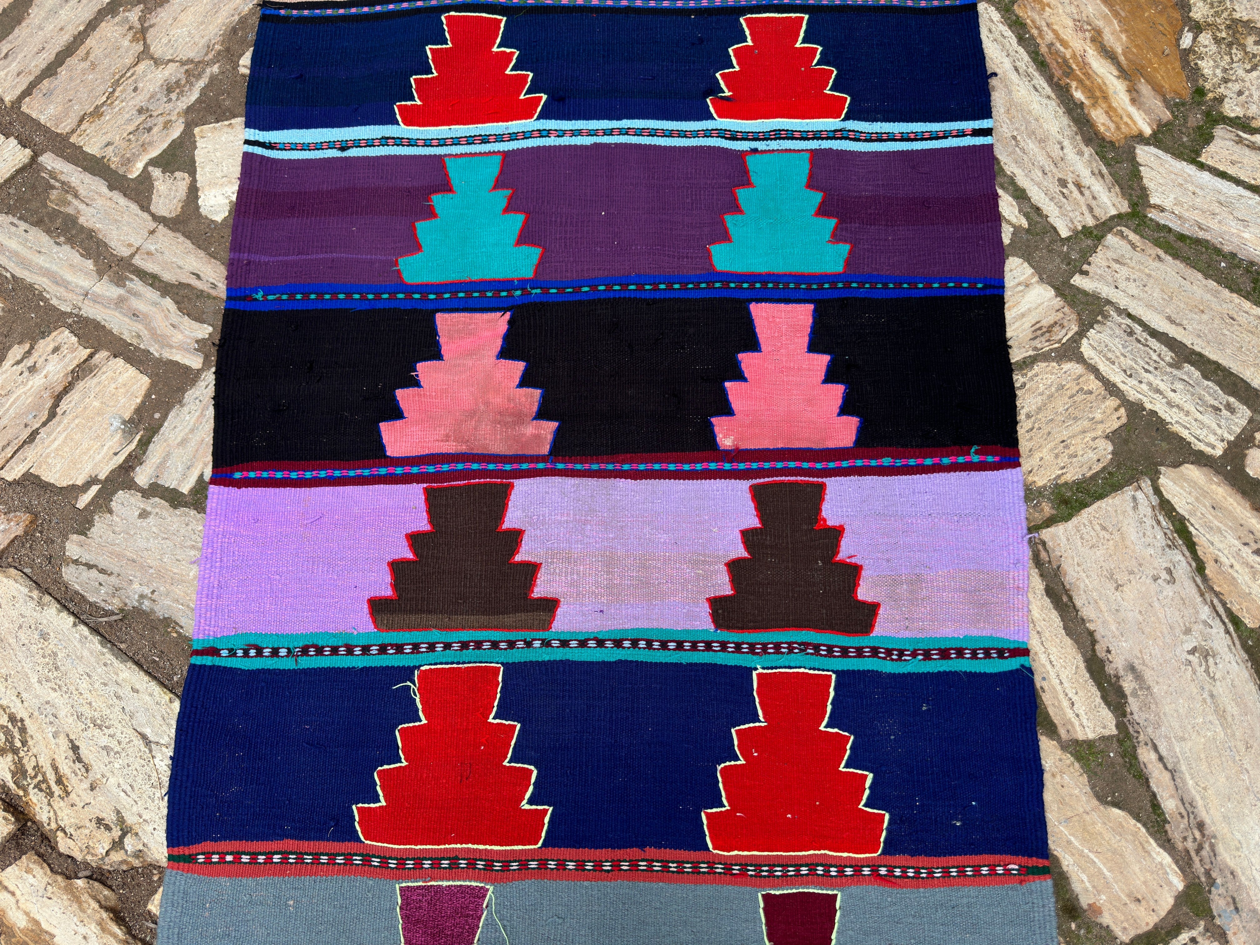 Xanthe 3'4'' x 8'7''