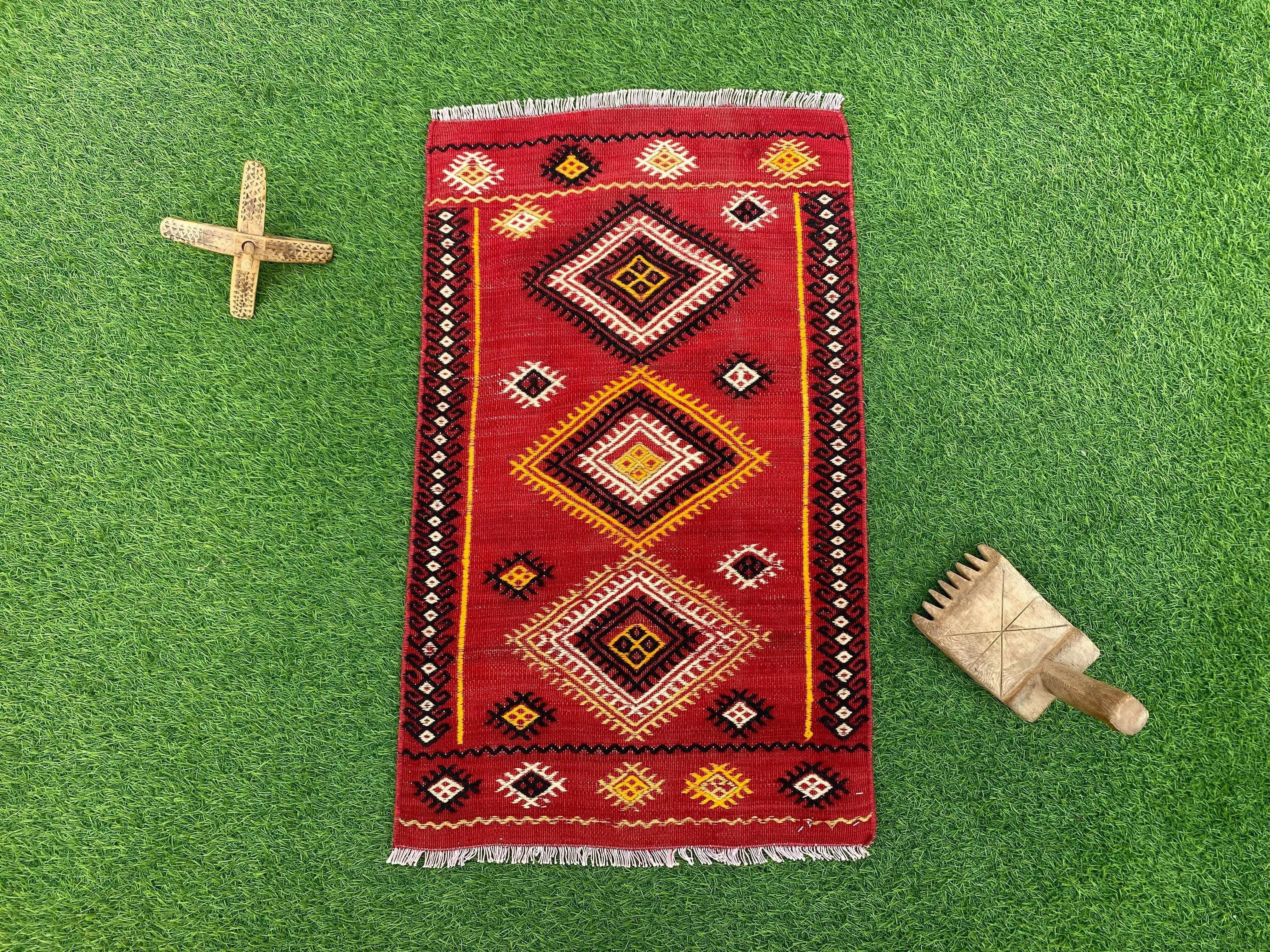 Xavier 1'7'' x 2'8''