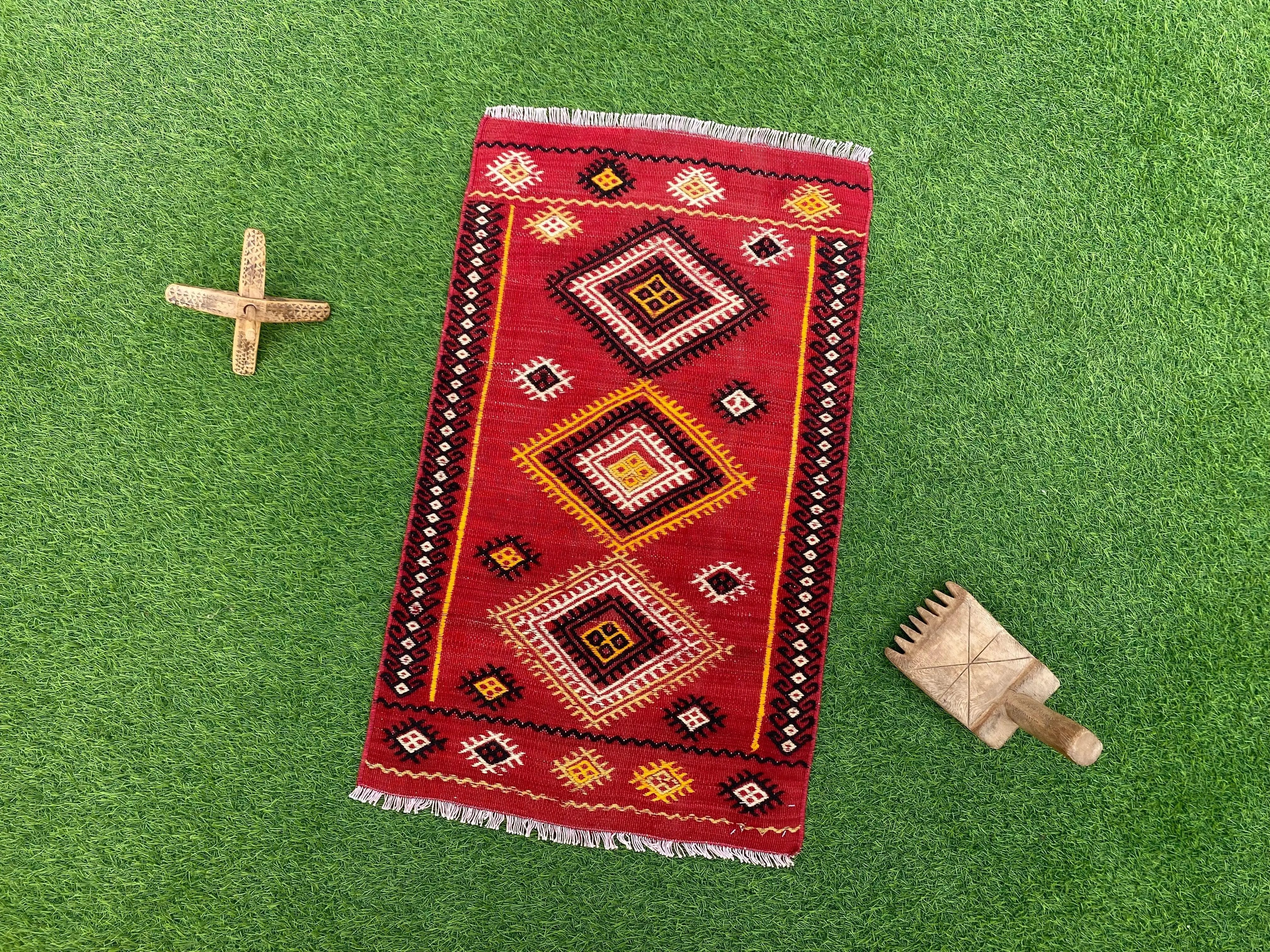 Xavier 1'7'' x 2'8''