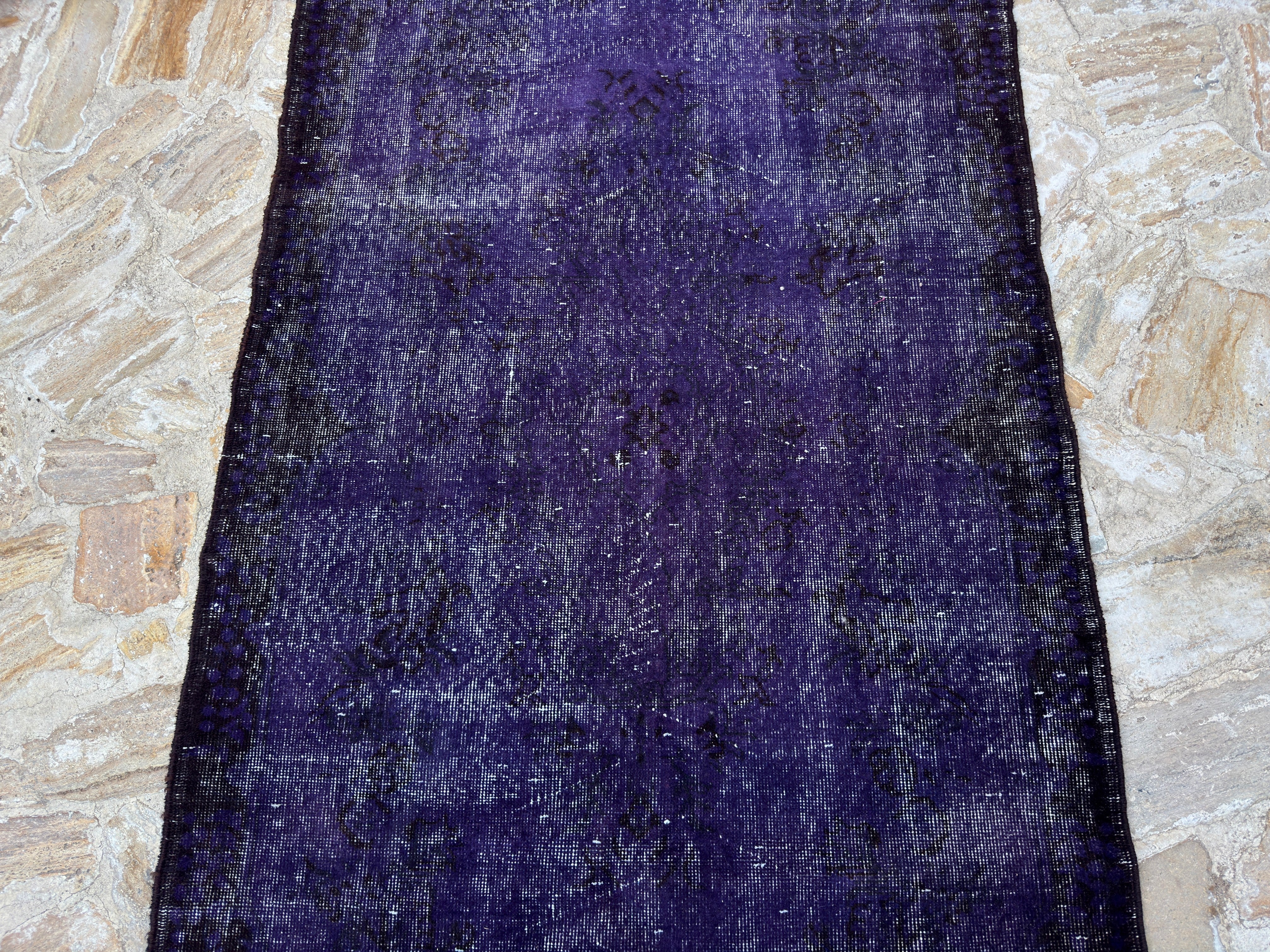 Yalonda 3'10" x 7'1"