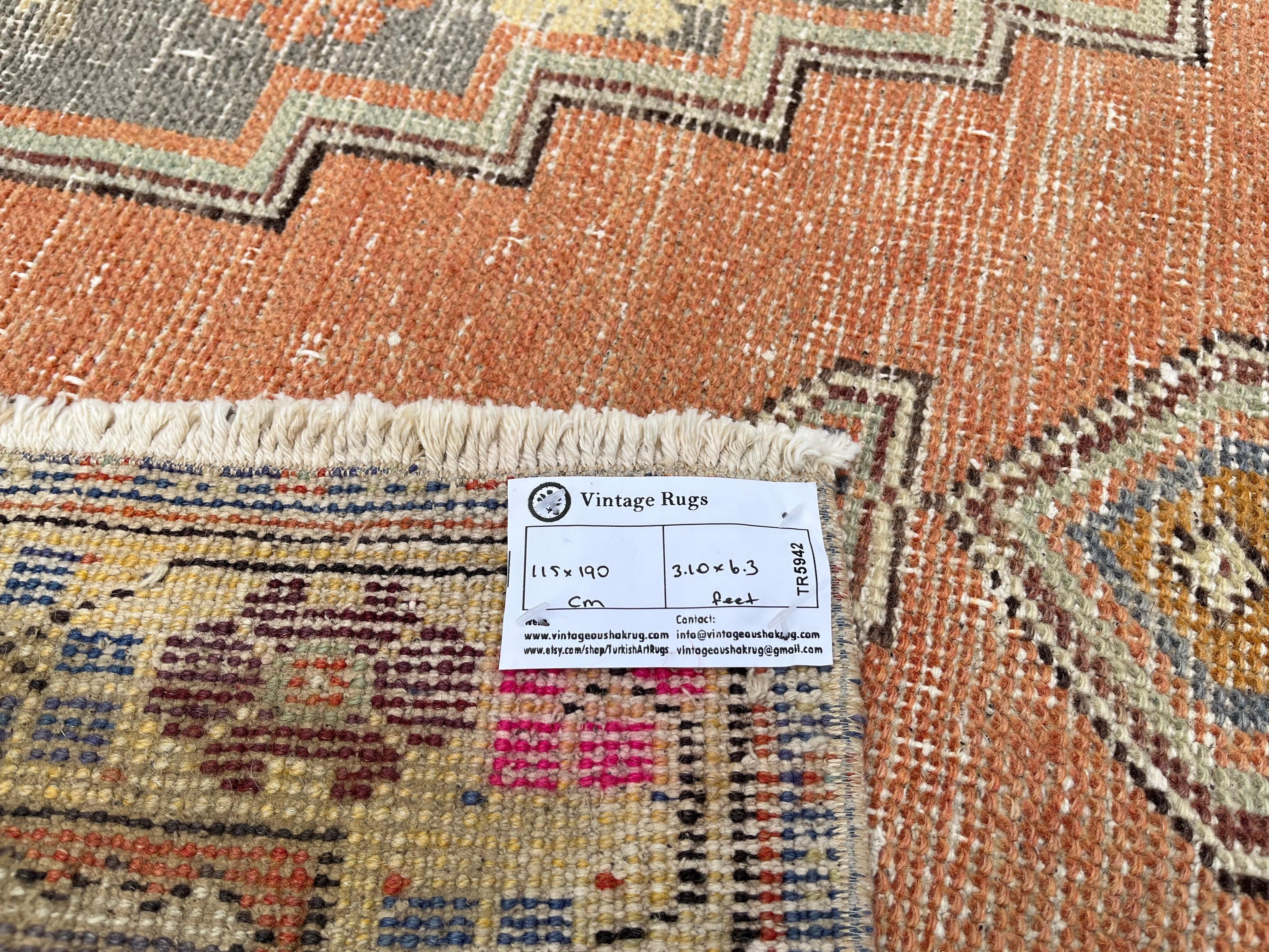 Yusuf 3'10'' x 6'3''