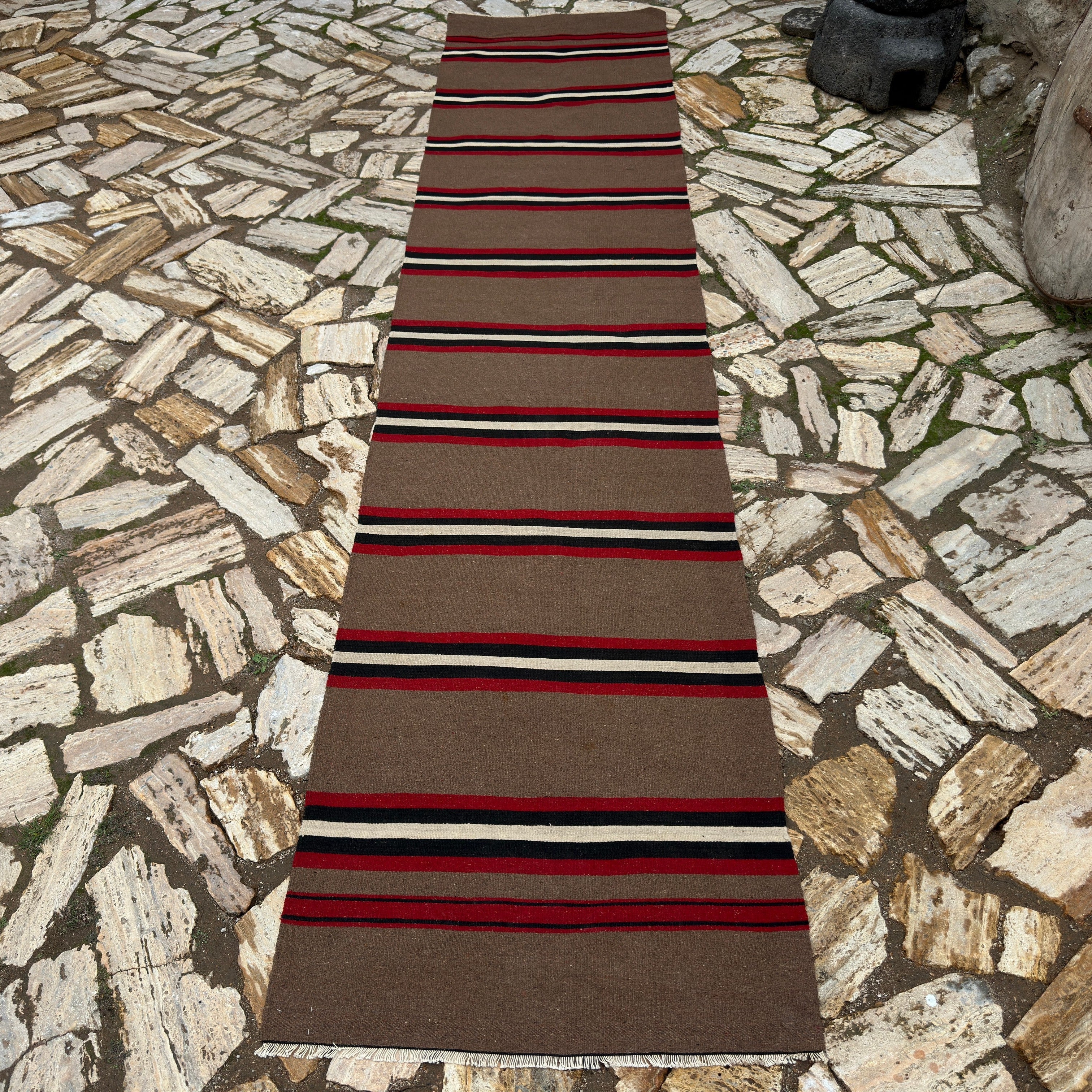 Zarah 2'7'' x 12'
