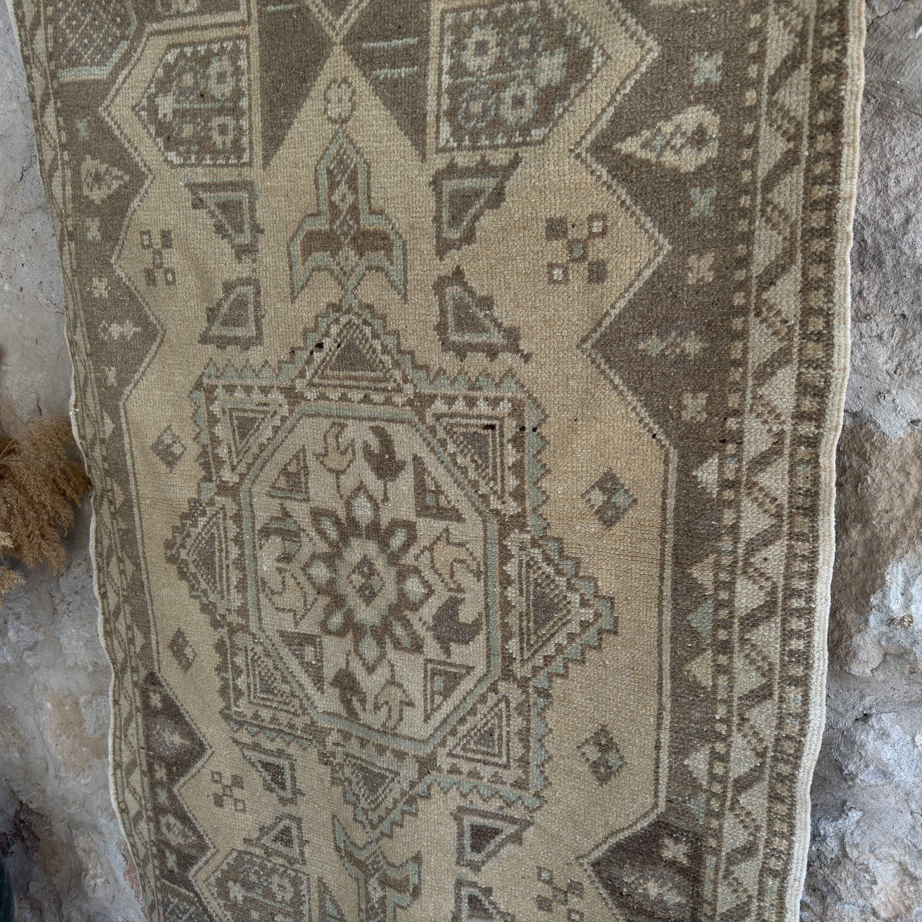 Zoha 4' x 5'5''