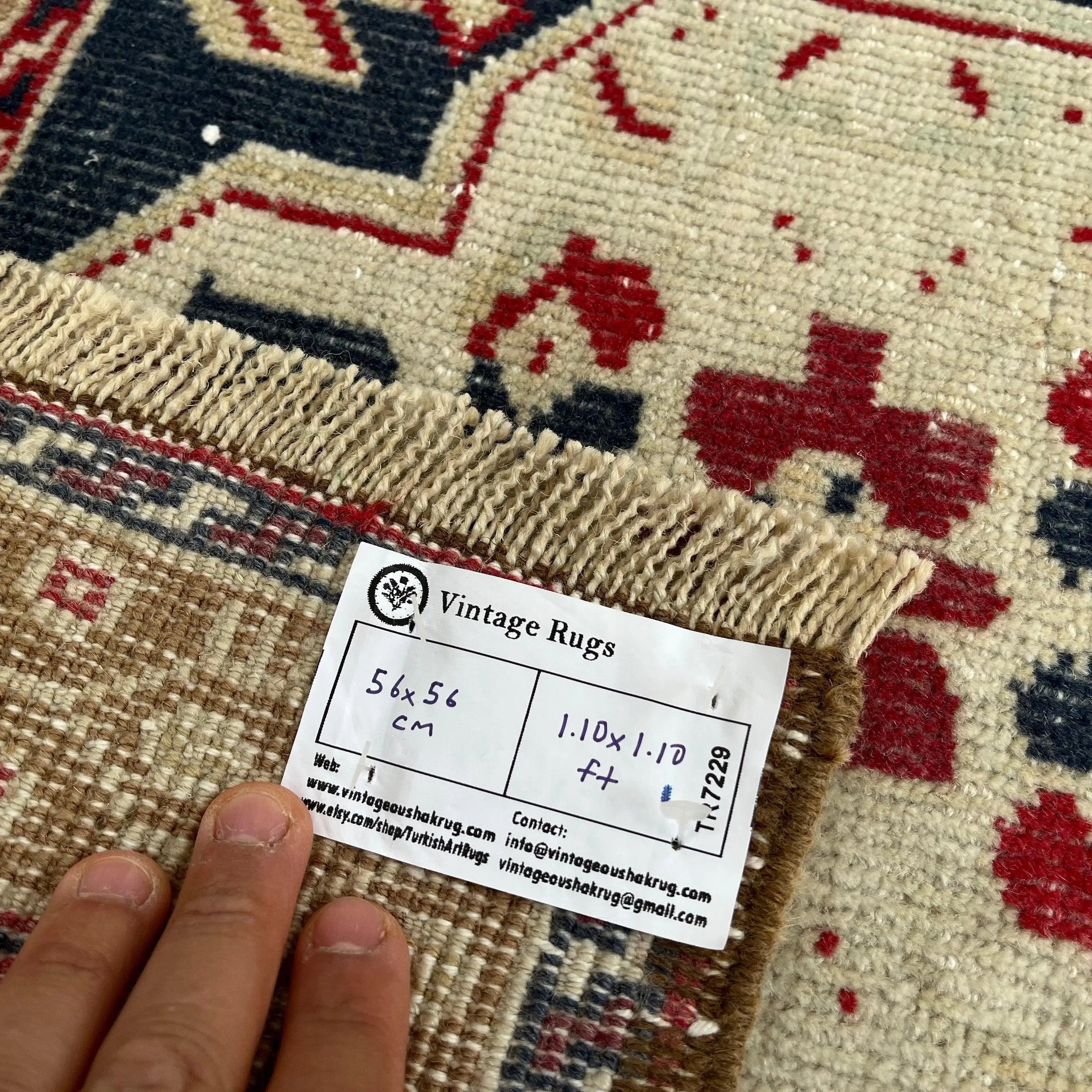 Zyair 1'10'' x 1'10''