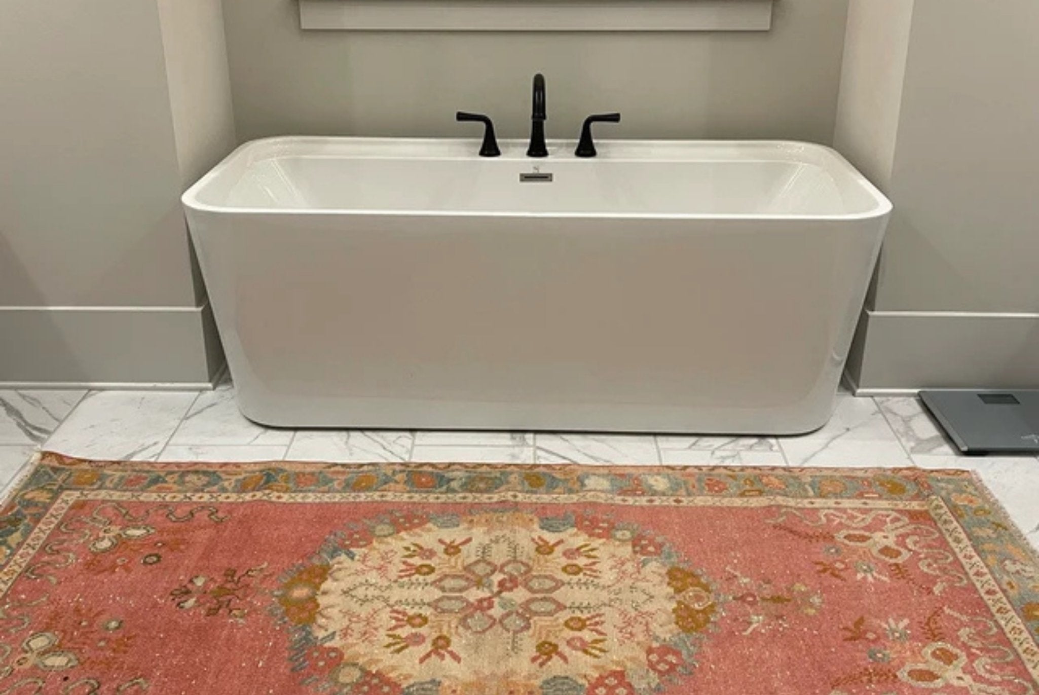 Creative Bathroom Rug Placement Ideas - Kirmen™
