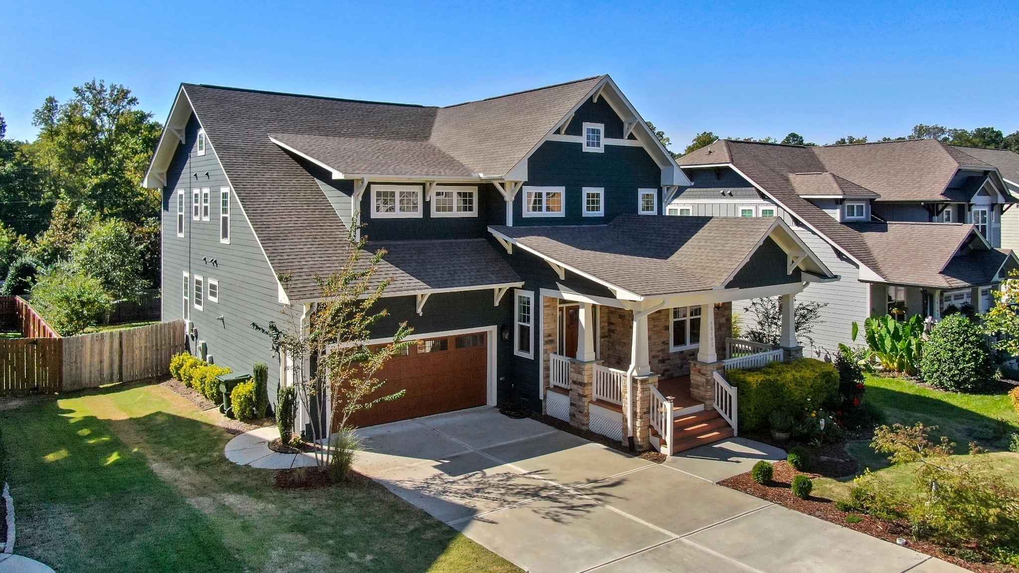 What Is a Craftsman Style House — And What Goes on the Floor? - Kirmen™