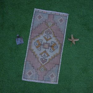 Ara - Vintage Turkish Rug