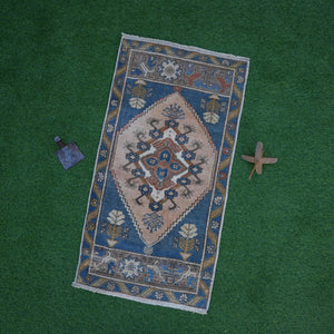 Benni - Small Vintage Rug