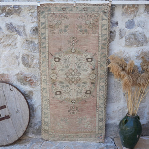 Gaye -Vintage Turkish Rug